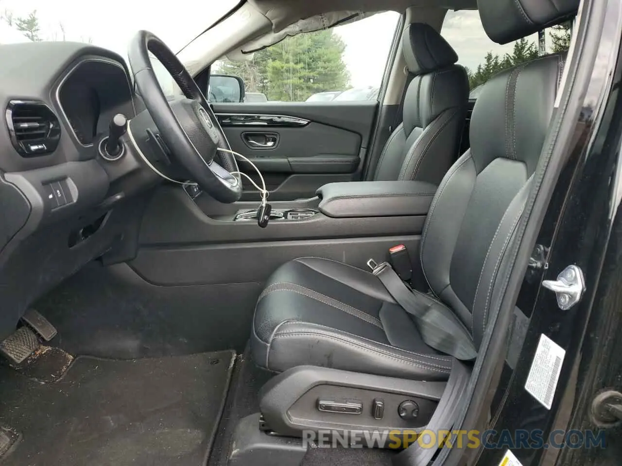 7 Photograph of a damaged car 5FNYG1H41RB030036 HONDA PILOT 2024