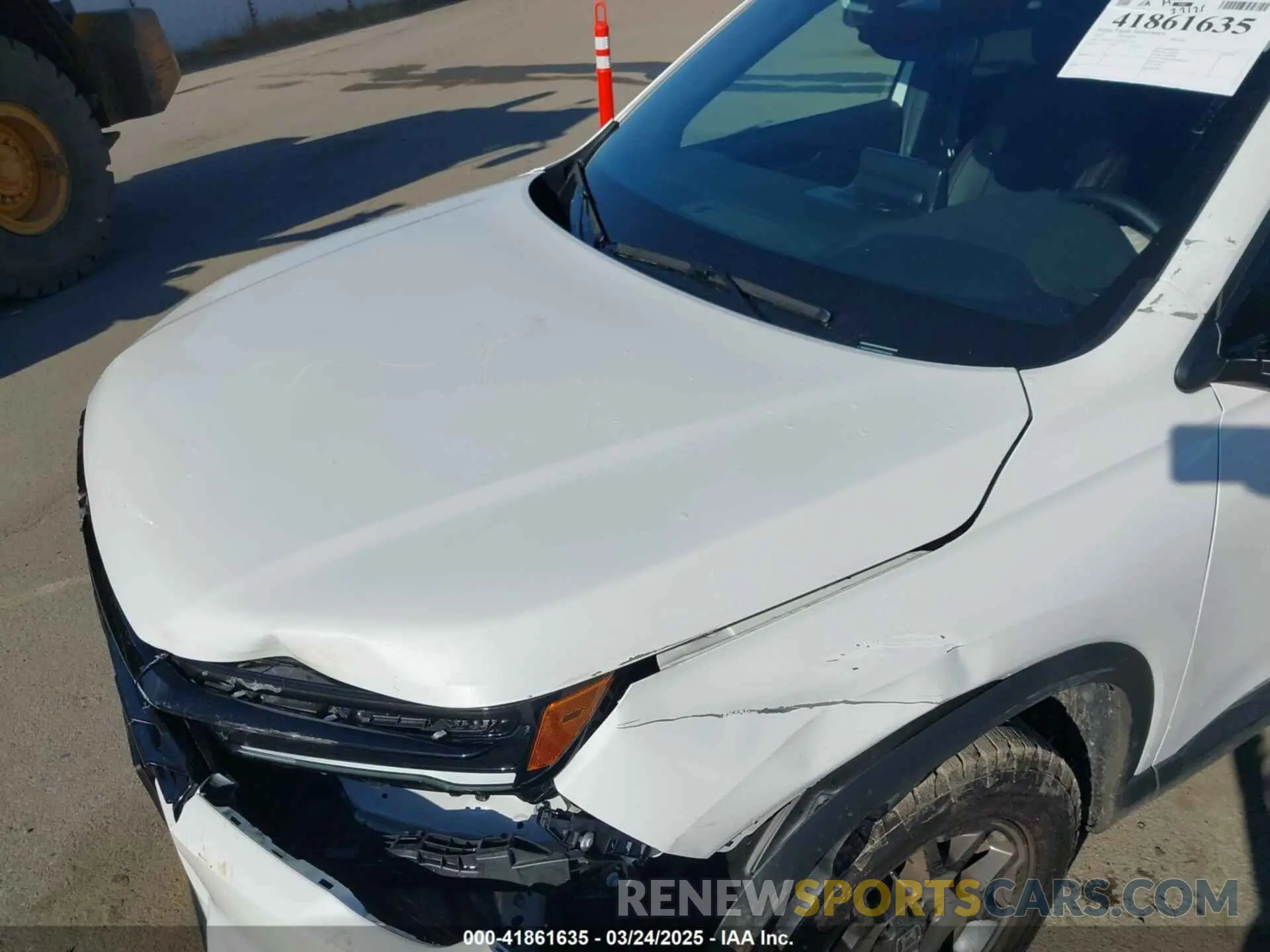 18 Photograph of a damaged car 5FNYG1H62RB016499 HONDA PILOT 2024
