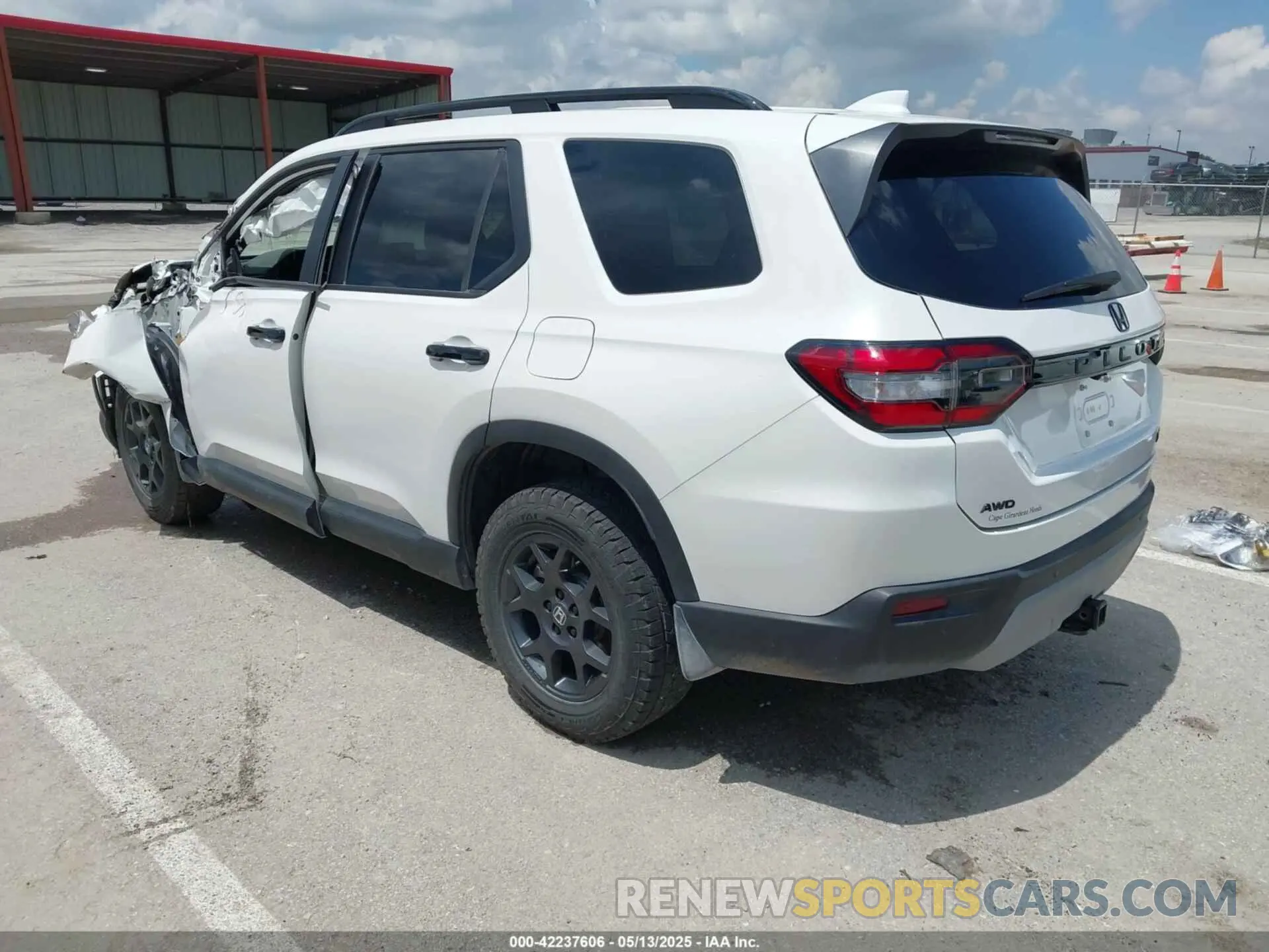 3 Фотография поврежденного автомобиля 5FNYG1H6XRB004763 HONDA PILOT 2024