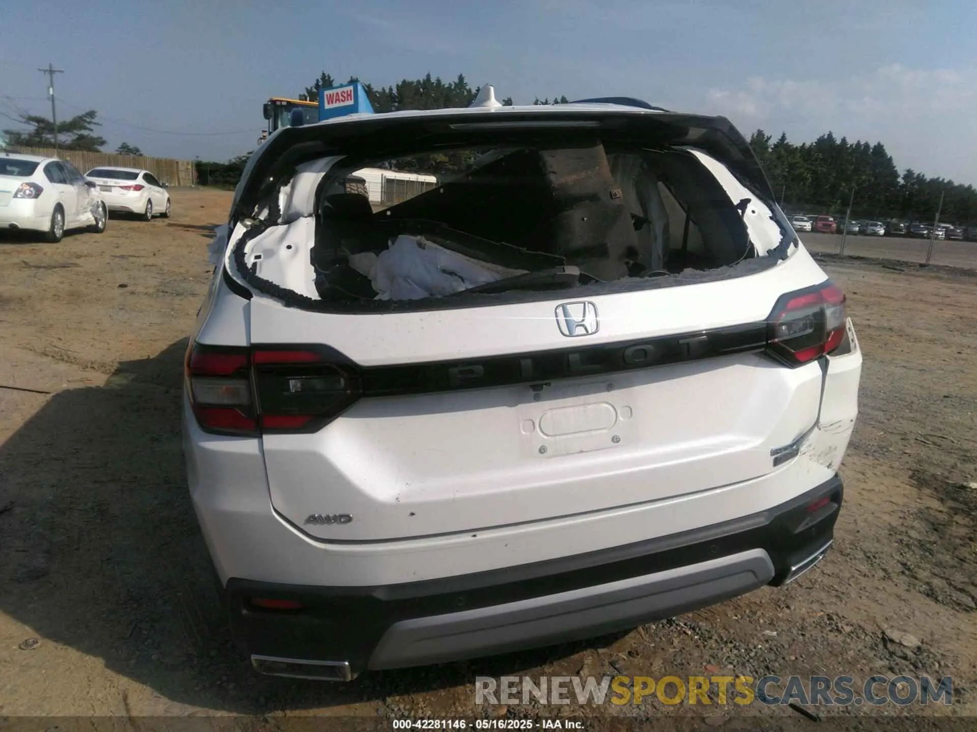 14 Photograph of a damaged car 5FNYG1H70RB038106 HONDA PILOT 2024