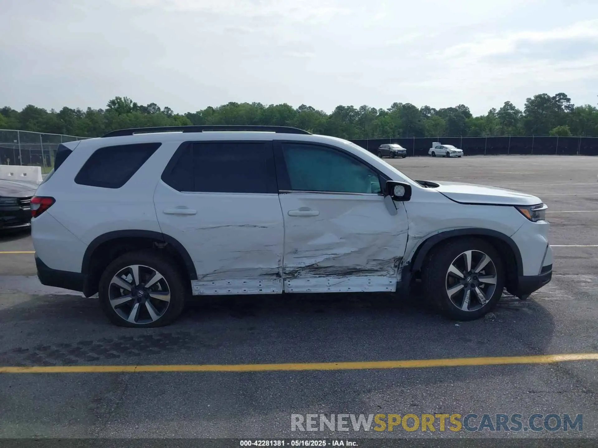 13 Фотография поврежденного автомобиля 5FNYG1H70RB048165 HONDA PILOT 2024