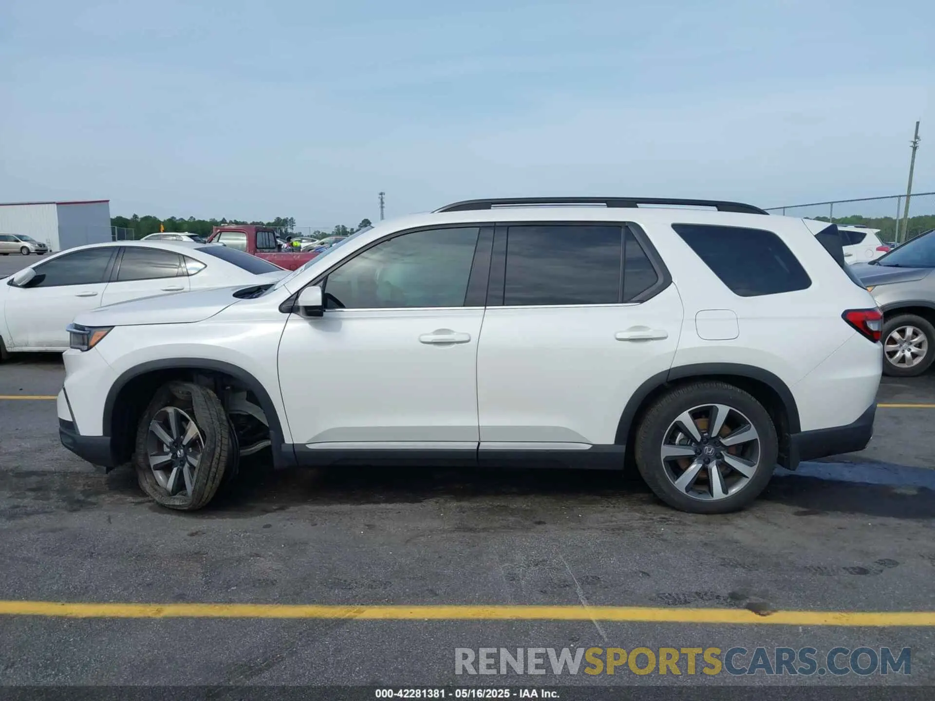 14 Фотография поврежденного автомобиля 5FNYG1H70RB048165 HONDA PILOT 2024