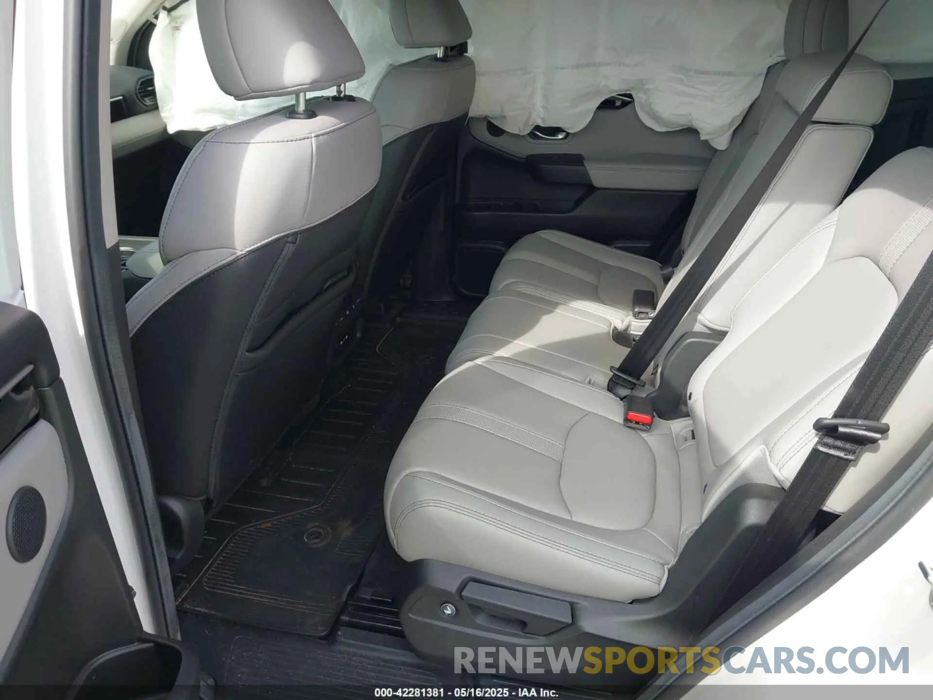 8 Фотография поврежденного автомобиля 5FNYG1H70RB048165 HONDA PILOT 2024