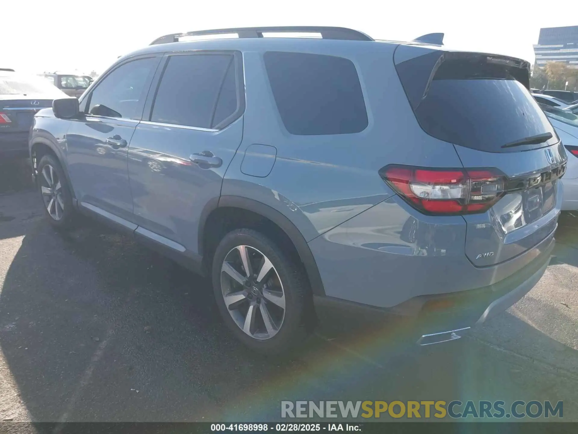 3 Фотография поврежденного автомобиля 5FNYG1H74RB020112 HONDA PILOT 2024