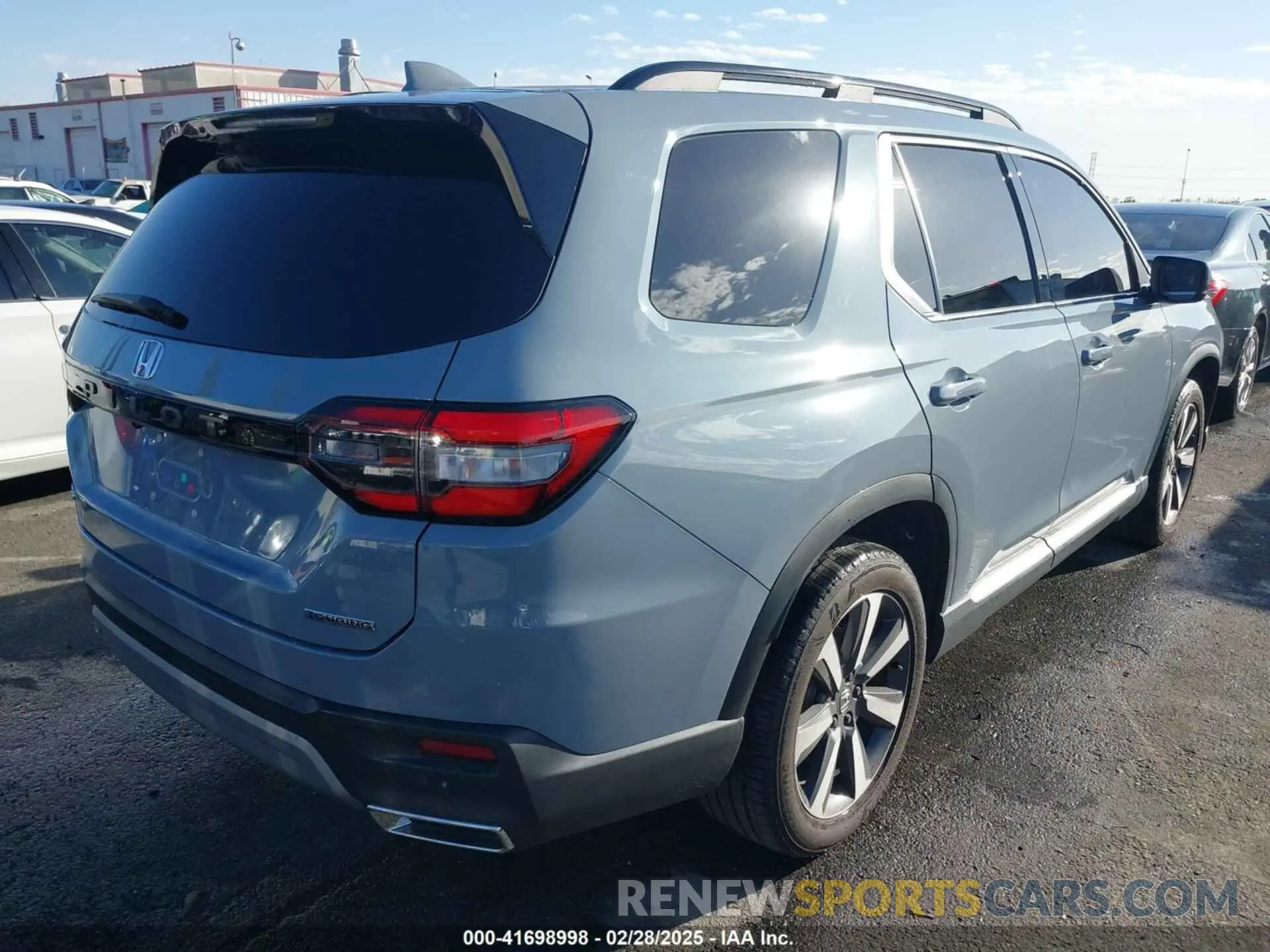 4 Фотография поврежденного автомобиля 5FNYG1H74RB020112 HONDA PILOT 2024