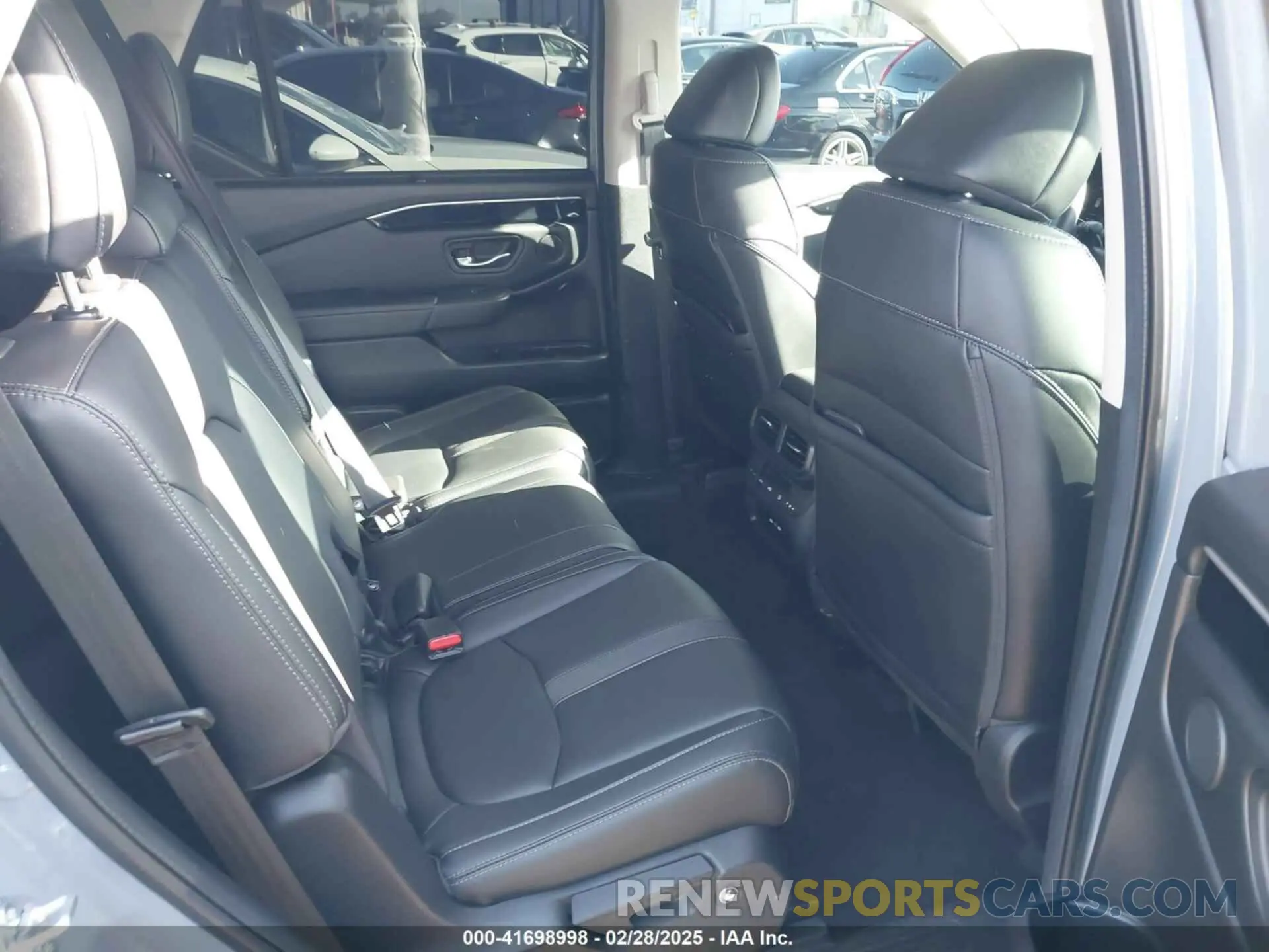 8 Фотография поврежденного автомобиля 5FNYG1H74RB020112 HONDA PILOT 2024