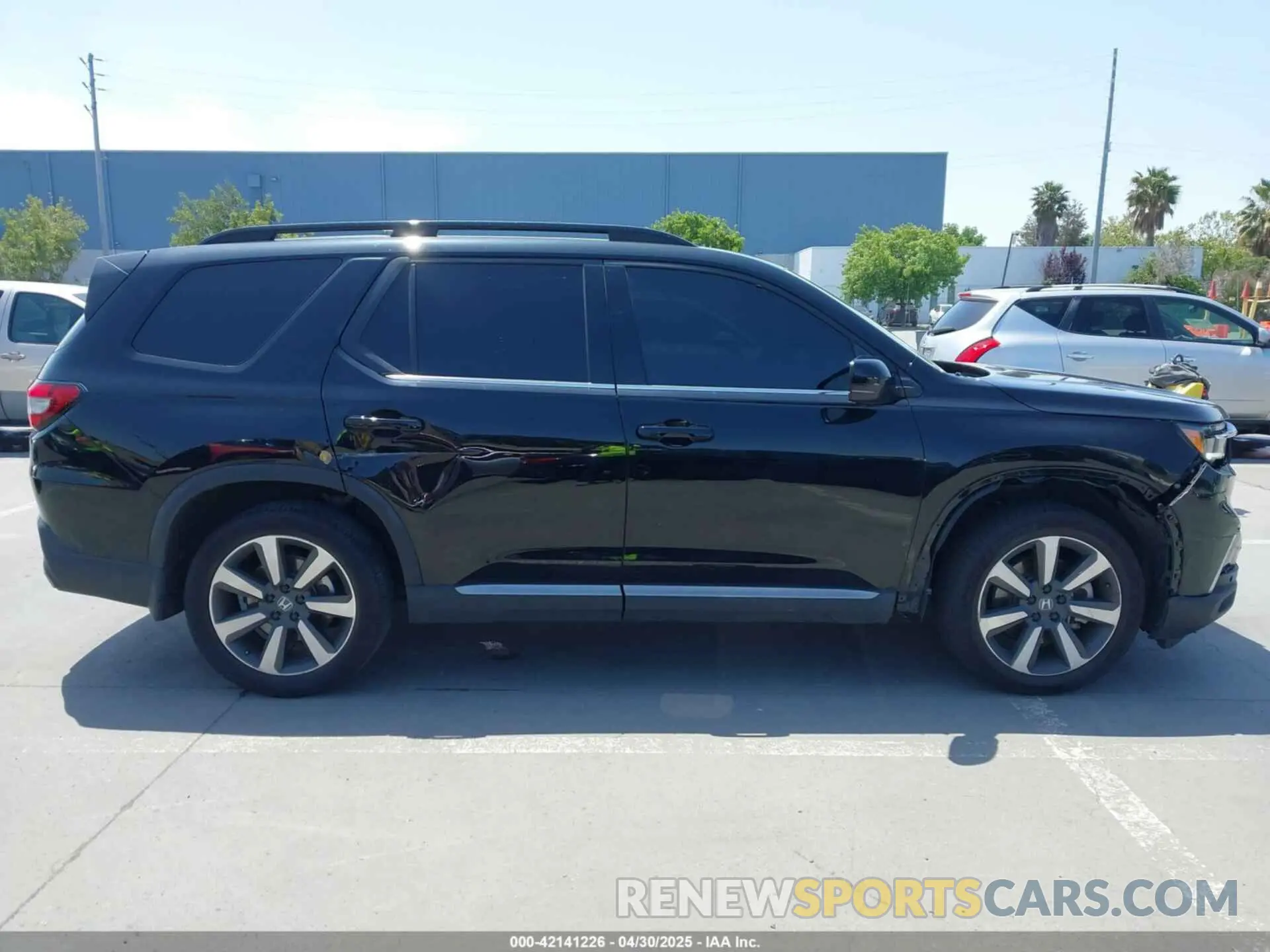 13 Photograph of a damaged car 5FNYG1H75RB038618 HONDA PILOT 2024