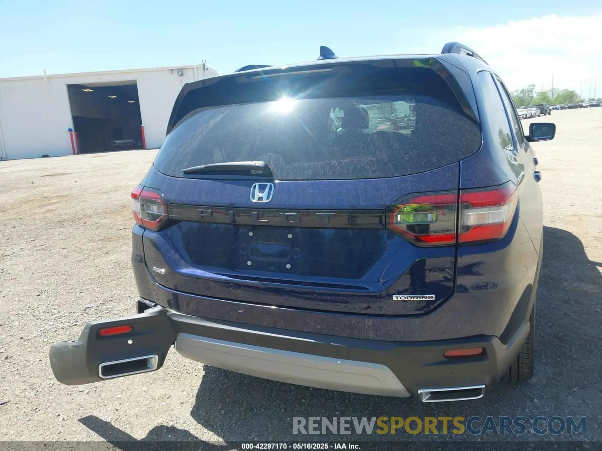 16 Photograph of a damaged car 5FNYG1H76RB026803 HONDA PILOT 2024