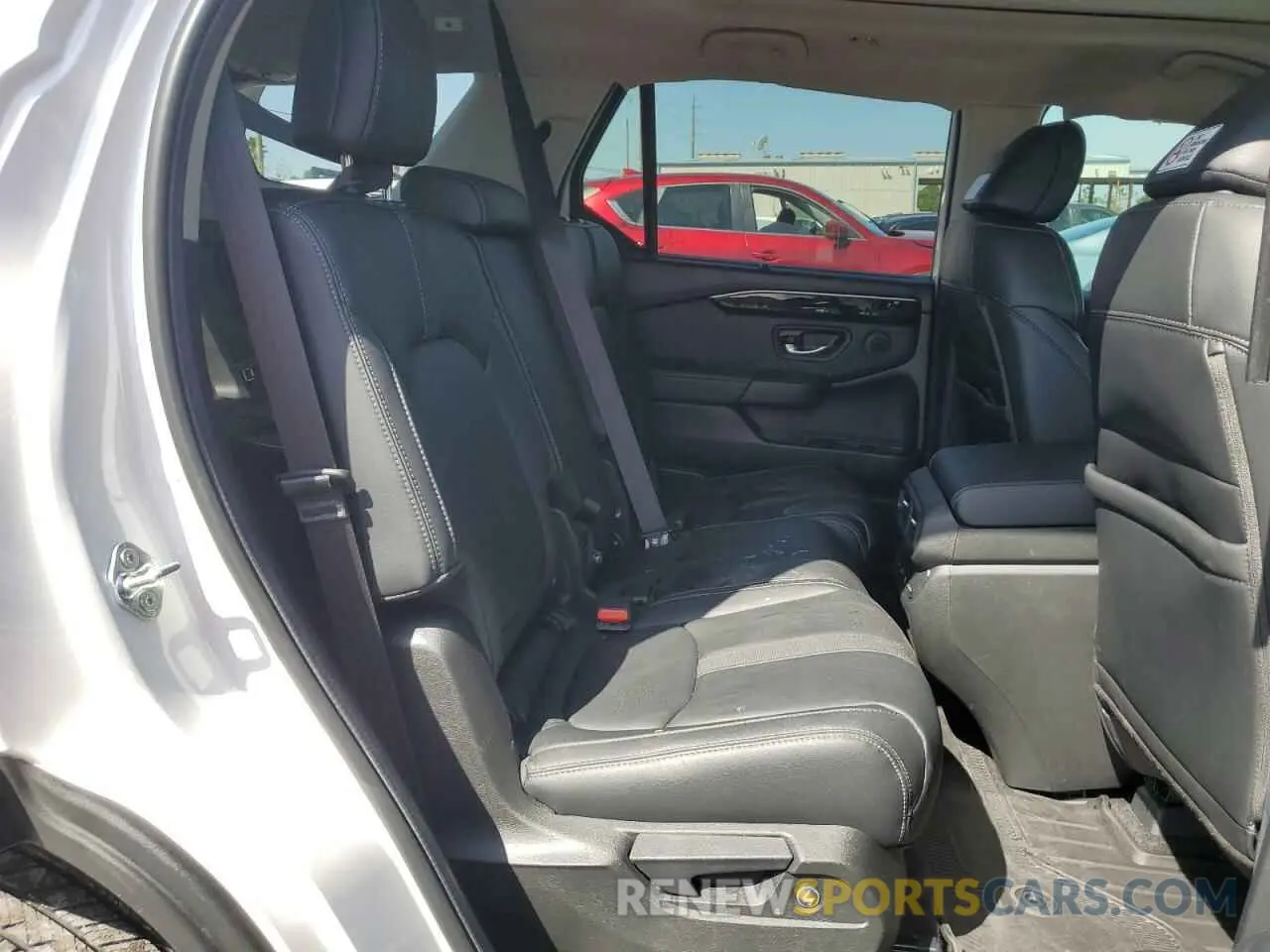 11 Photograph of a damaged car 5FNYG1H76RB031225 HONDA PILOT 2024