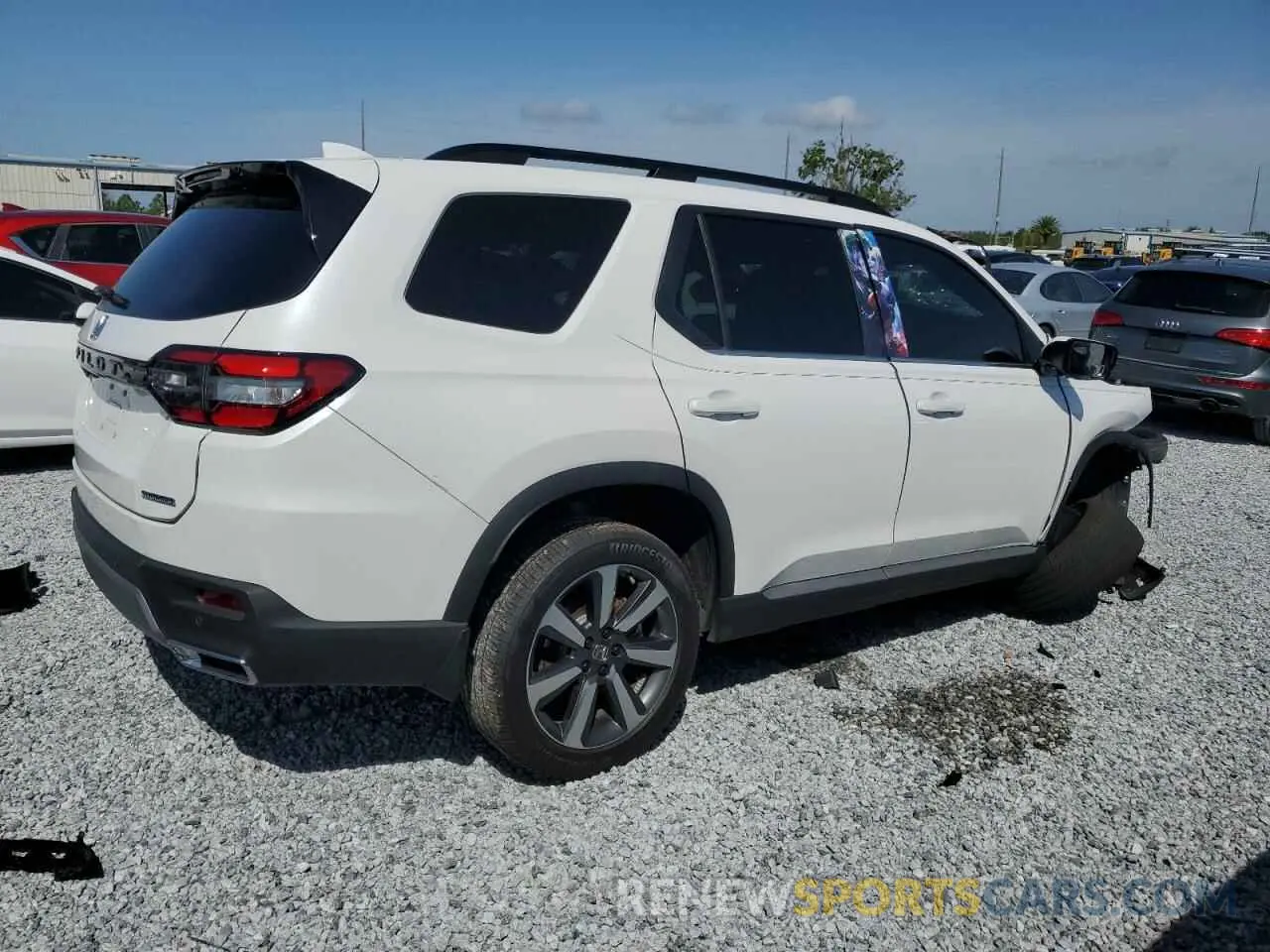 3 Photograph of a damaged car 5FNYG1H76RB031225 HONDA PILOT 2024