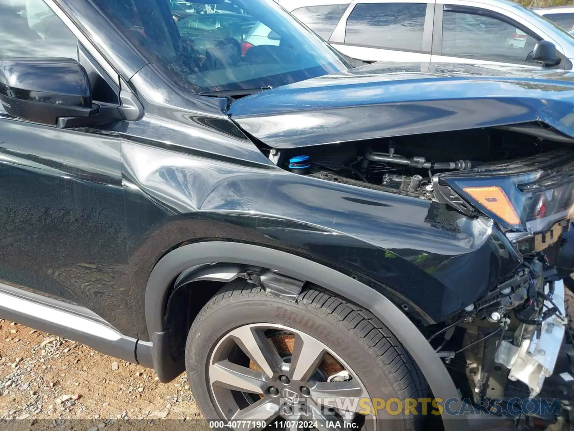 19 Photograph of a damaged car 5FNYG1H82RB013667 HONDA PILOT 2024