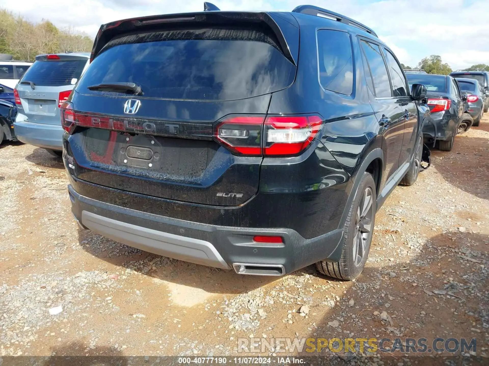 4 Photograph of a damaged car 5FNYG1H82RB013667 HONDA PILOT 2024