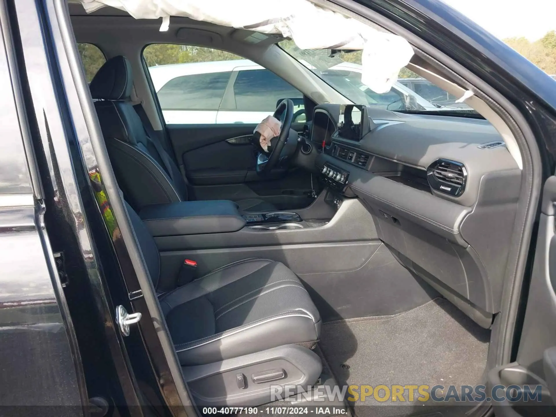 5 Photograph of a damaged car 5FNYG1H82RB013667 HONDA PILOT 2024