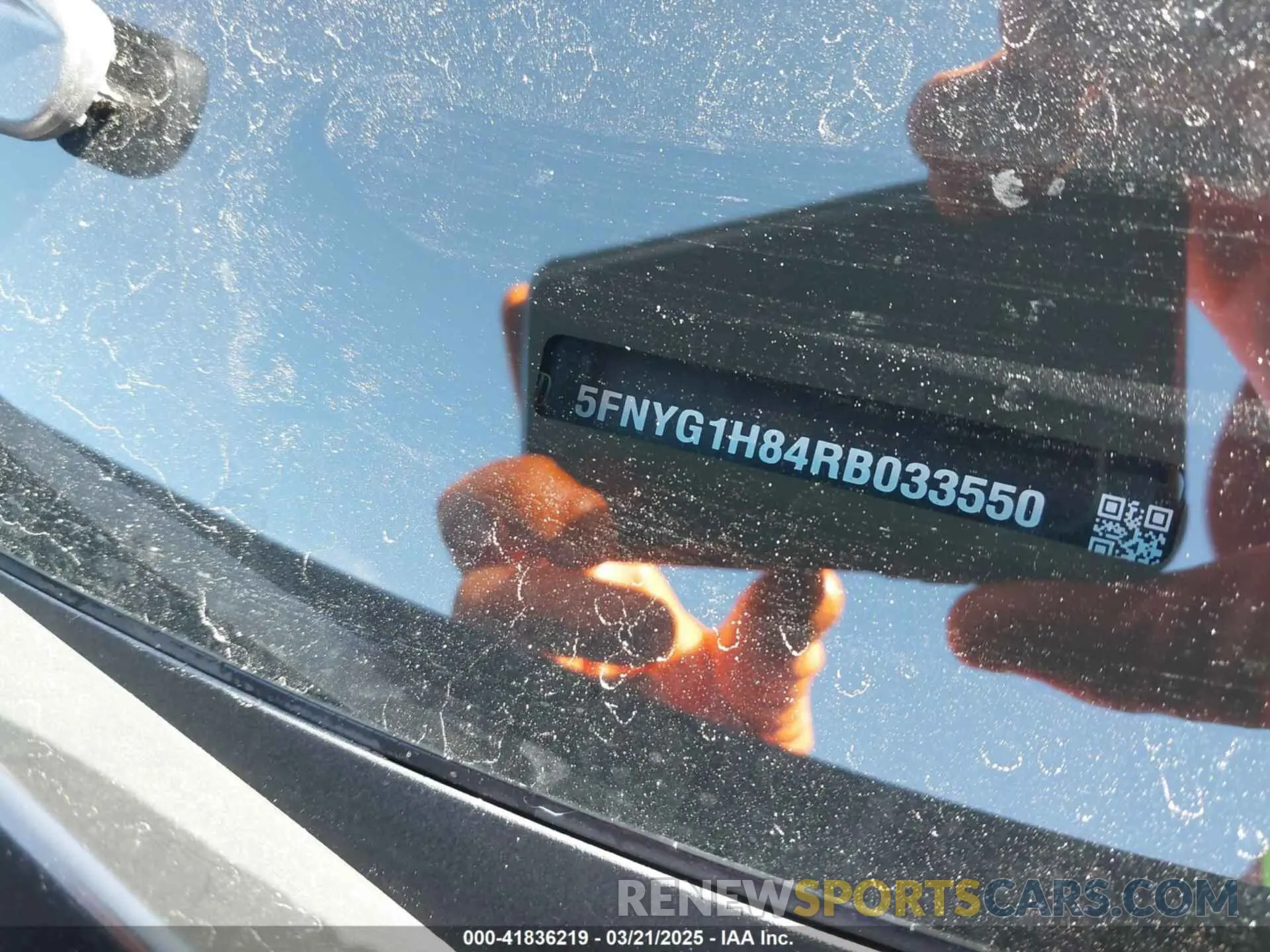 17 Фотография поврежденного автомобиля 5FNYG1H84RB033550 HONDA PILOT 2024