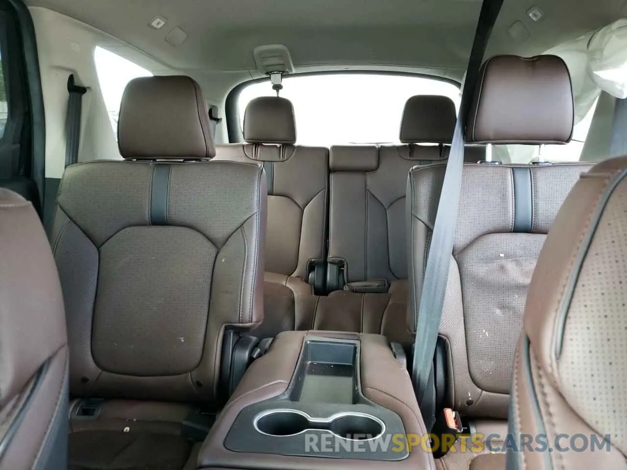 10 Photograph of a damaged car 5FNYG1H85RB046629 HONDA PILOT 2024