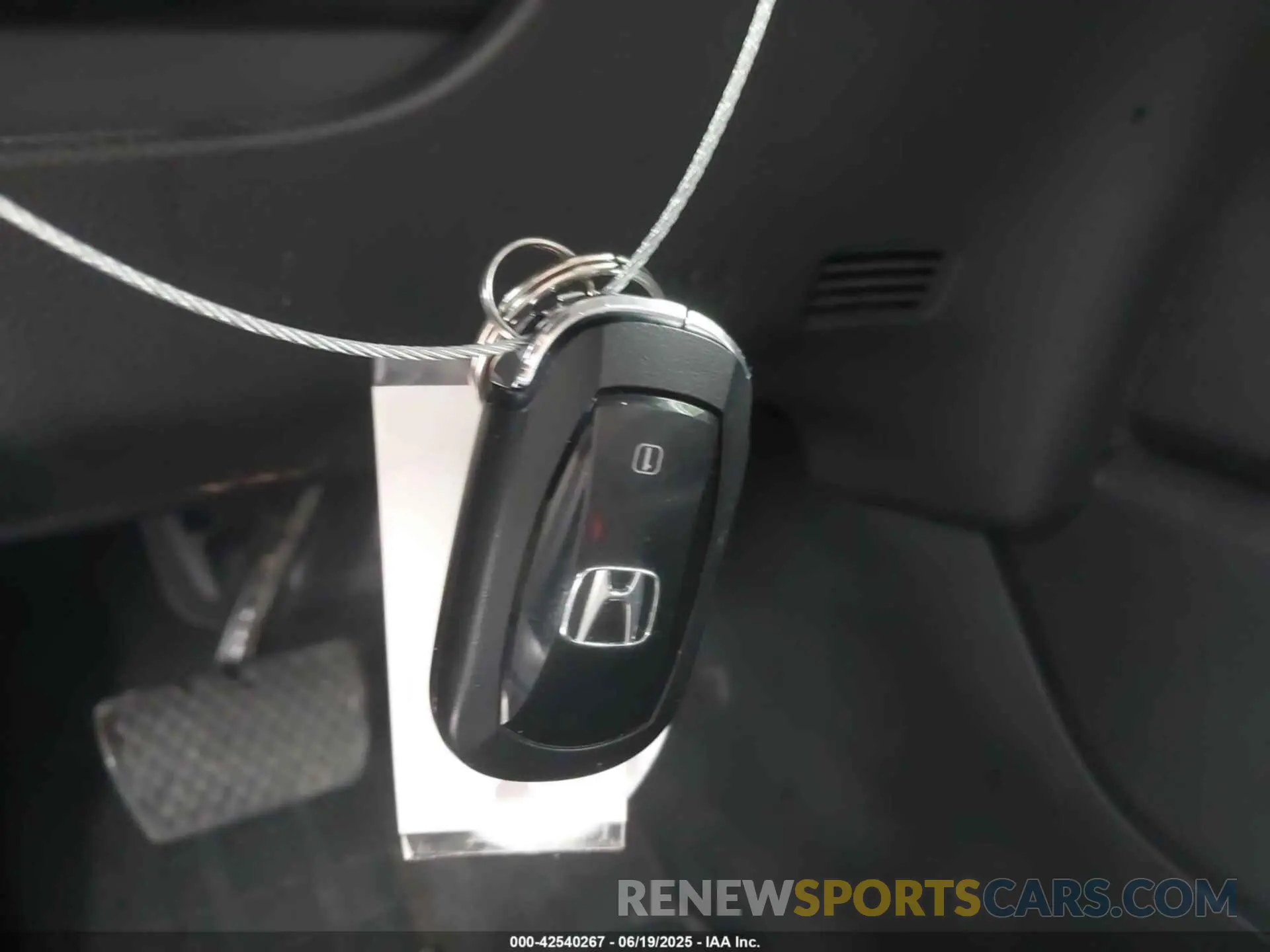 11 Фотография поврежденного автомобиля 5FNYG1H8XRB016901 HONDA PILOT 2024
