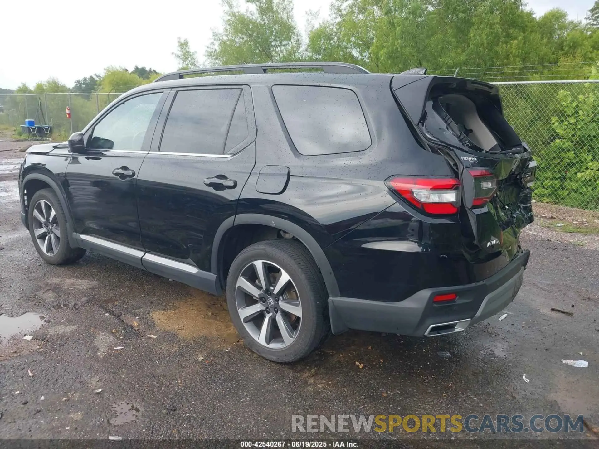 3 Фотография поврежденного автомобиля 5FNYG1H8XRB016901 HONDA PILOT 2024