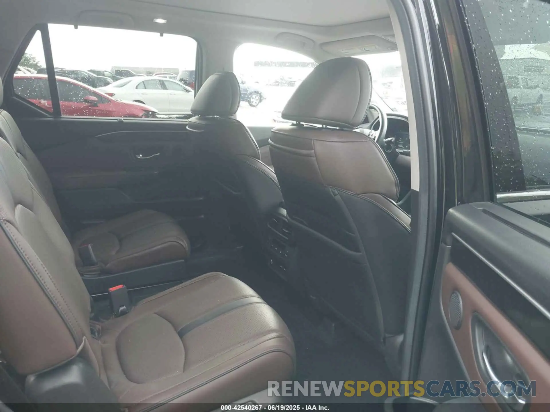 8 Фотография поврежденного автомобиля 5FNYG1H8XRB016901 HONDA PILOT 2024