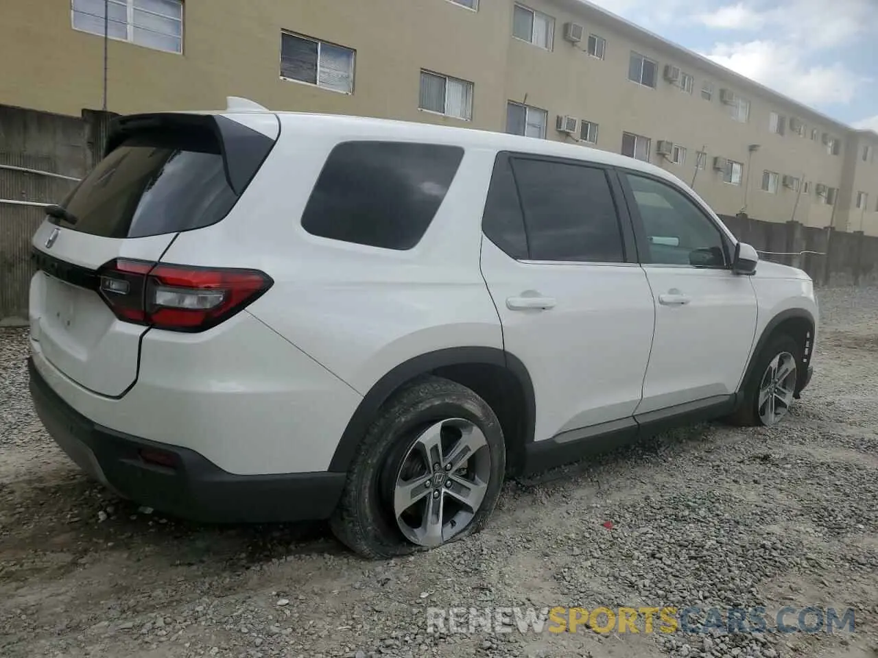 3 Фотография поврежденного автомобиля 5FNYG2H42RB015860 HONDA PILOT 2024