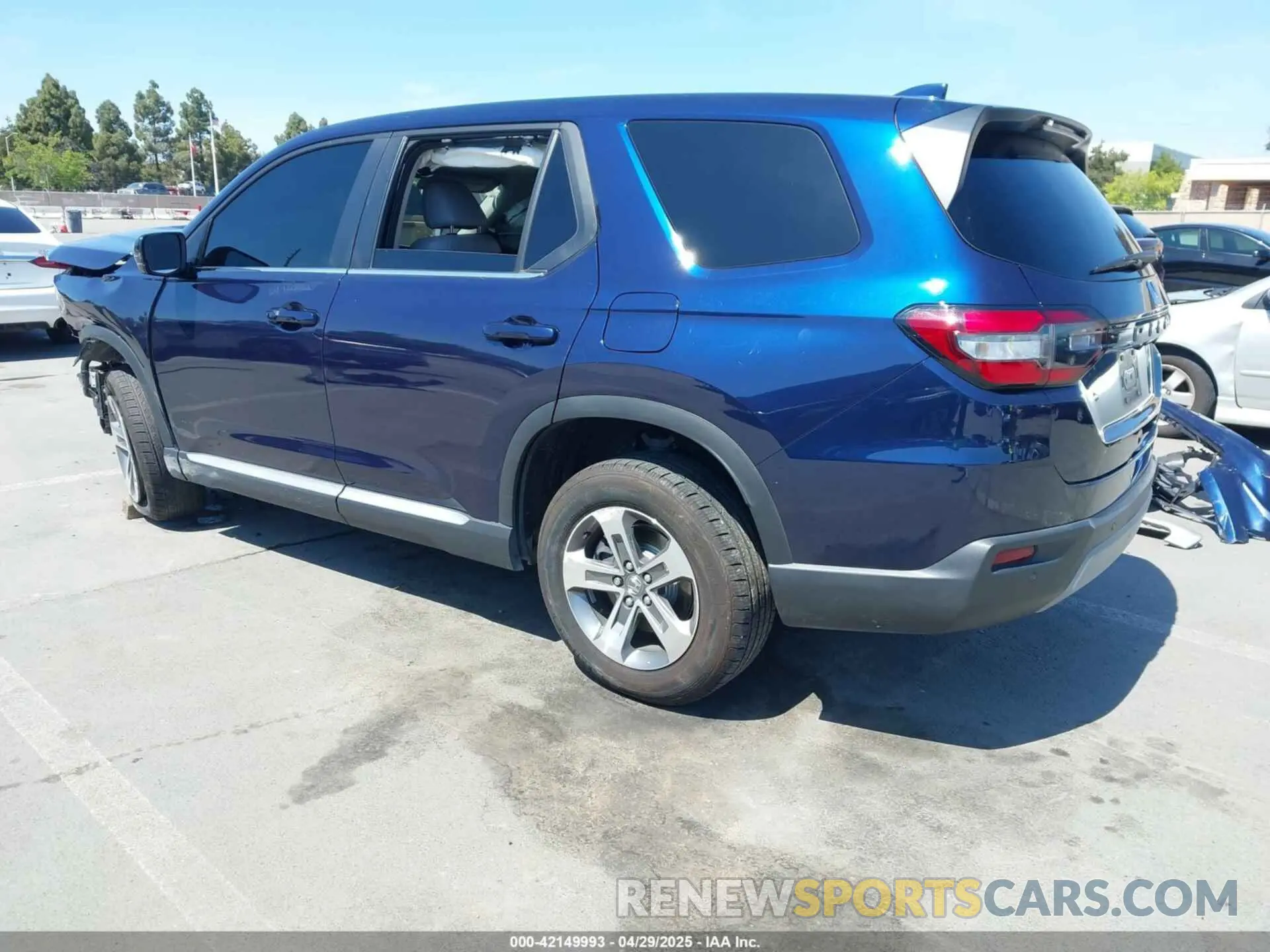 3 Фотография поврежденного автомобиля 5FNYG2H4XRB005707 HONDA PILOT 2024