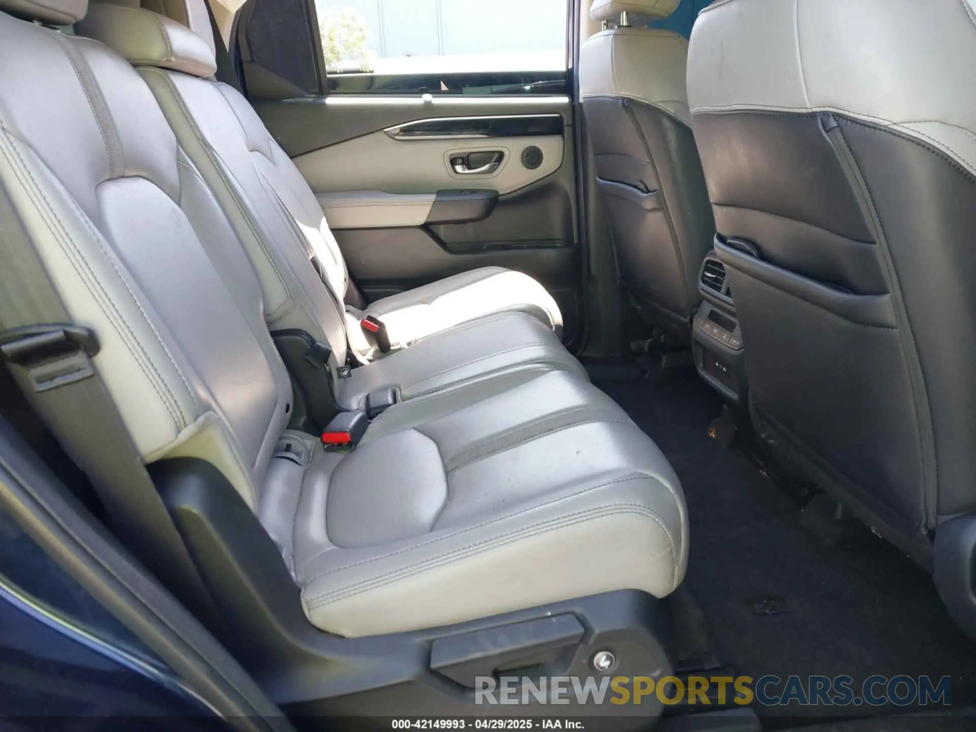8 Фотография поврежденного автомобиля 5FNYG2H4XRB005707 HONDA PILOT 2024