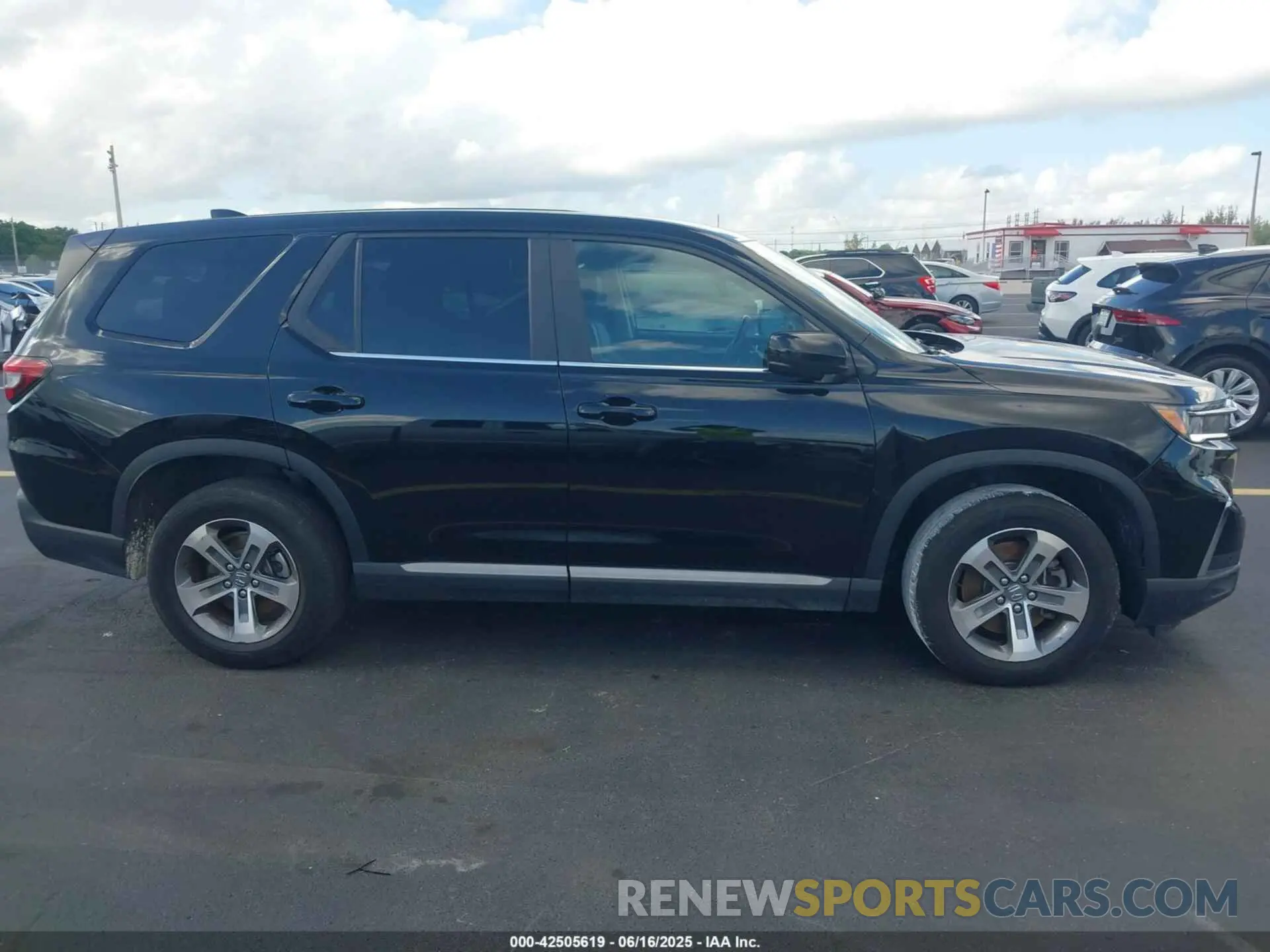 13 Photograph of a damaged car 5FNYG2H53RB011244 HONDA PILOT 2024