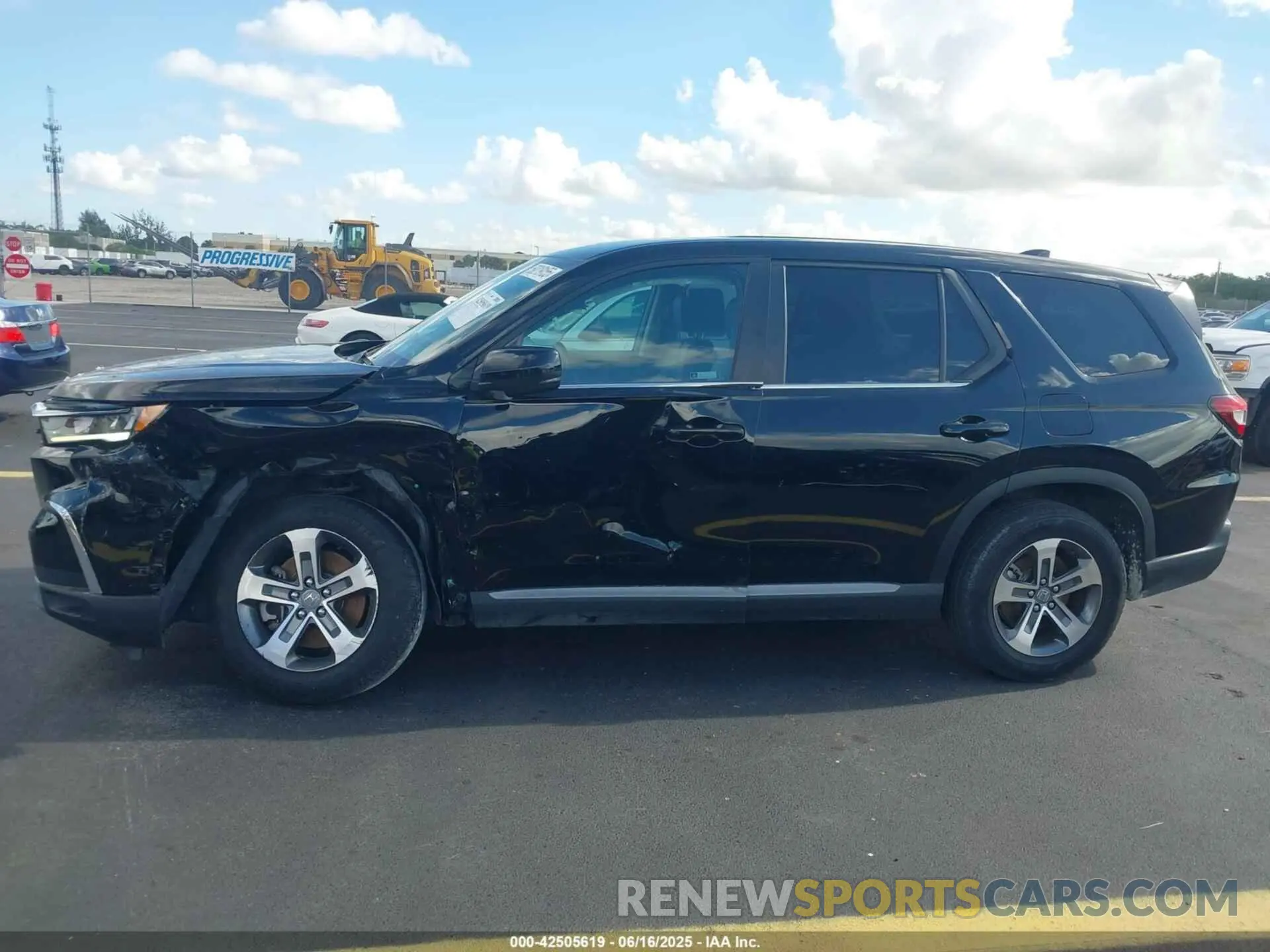 14 Photograph of a damaged car 5FNYG2H53RB011244 HONDA PILOT 2024