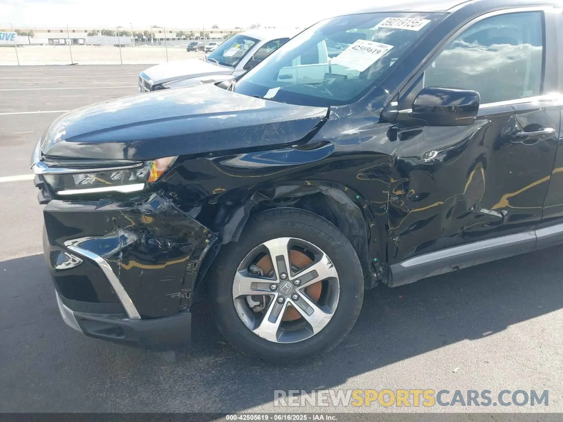 6 Photograph of a damaged car 5FNYG2H53RB011244 HONDA PILOT 2024