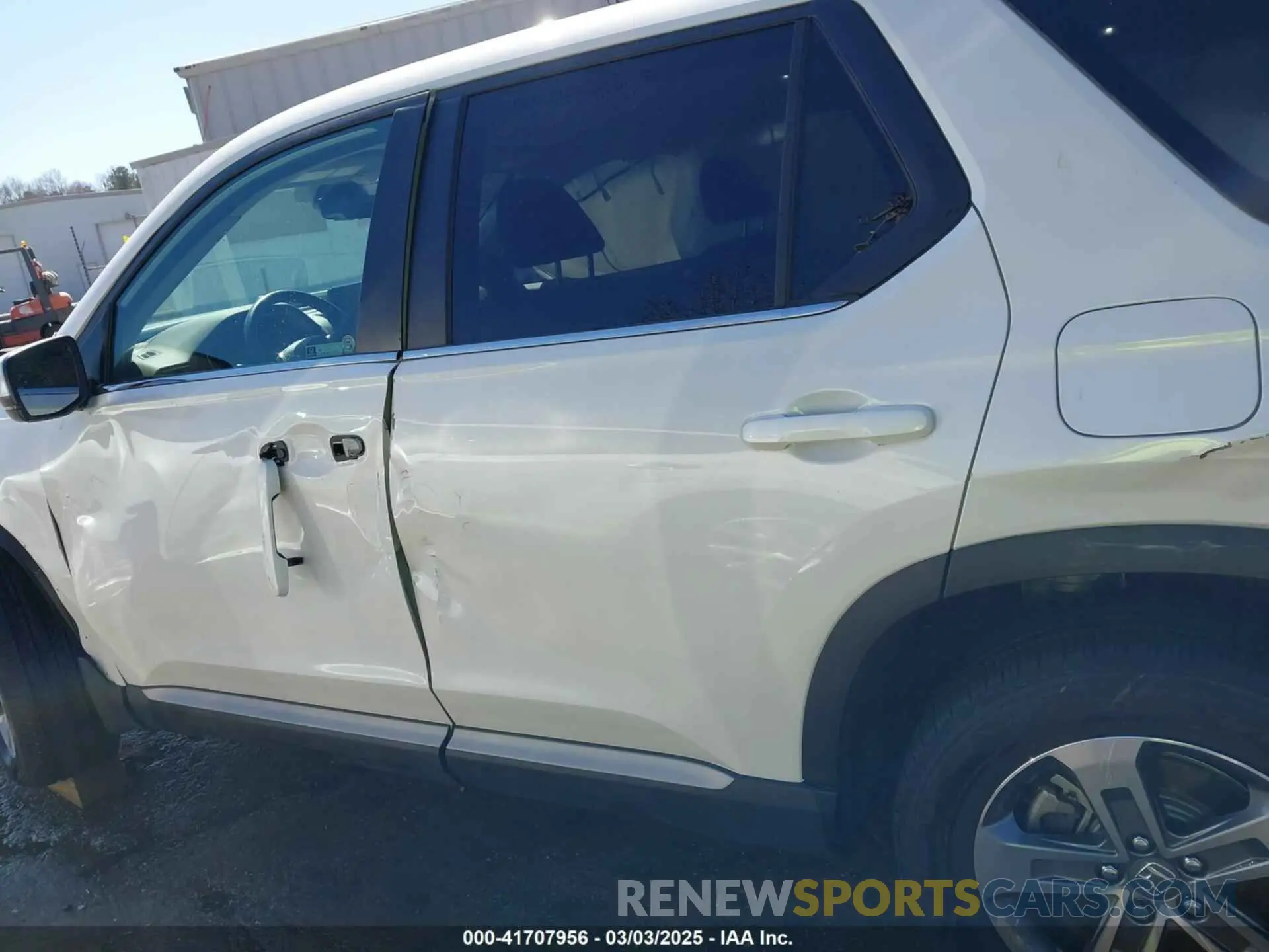 14 Photograph of a damaged car 5FNYG2H57RB001333 HONDA PILOT 2024