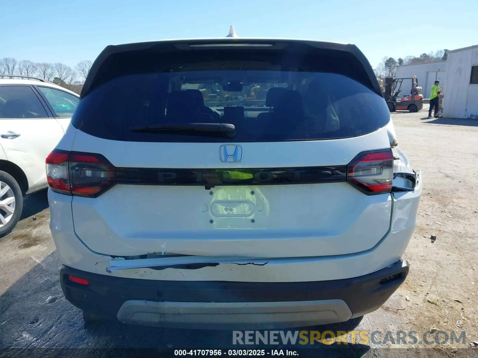 16 Photograph of a damaged car 5FNYG2H57RB001333 HONDA PILOT 2024