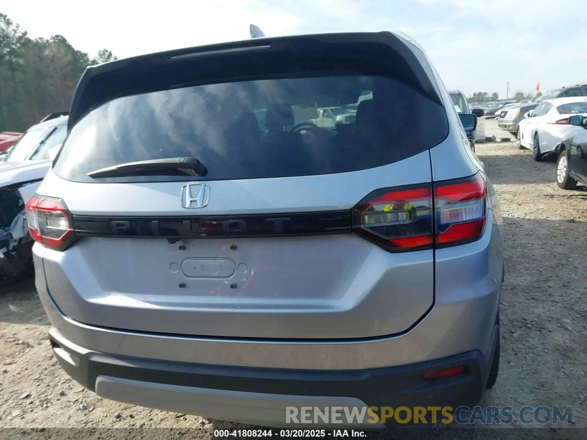 16 Photograph of a damaged car 5FNYG2H59RB010020 HONDA PILOT 2024