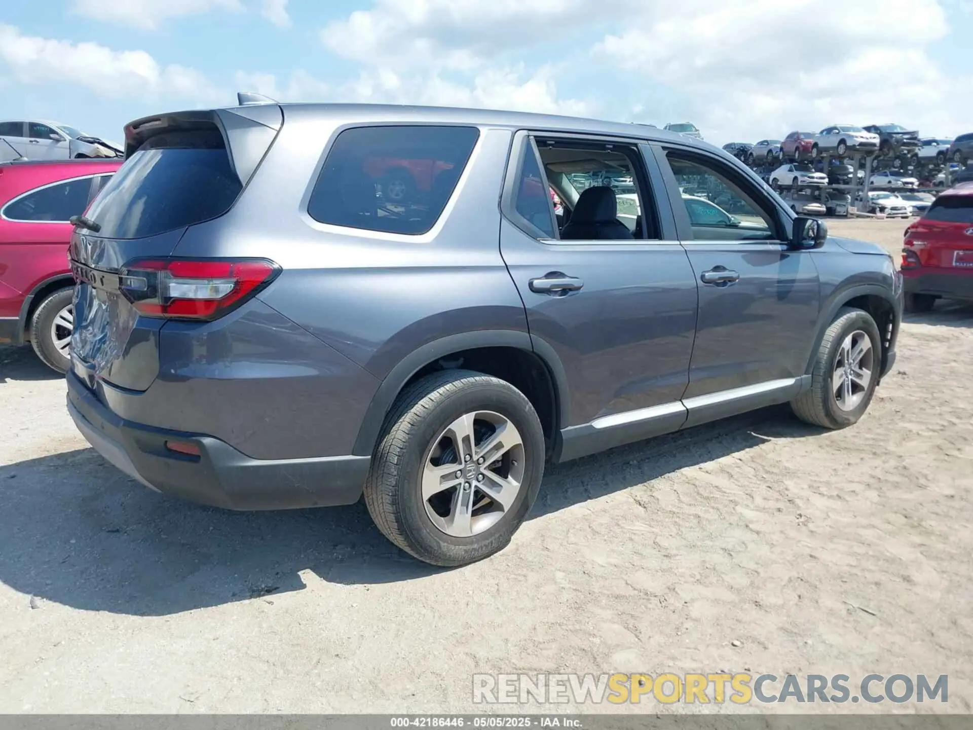 4 Фотография поврежденного автомобиля 5FNYG2H5XRB001827 HONDA PILOT 2024