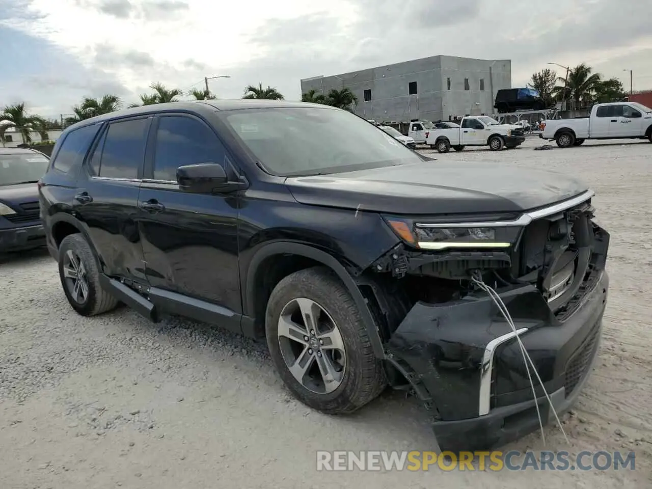 4 Photograph of a damaged car 5FNYG2H5XRB003710 HONDA PILOT 2024