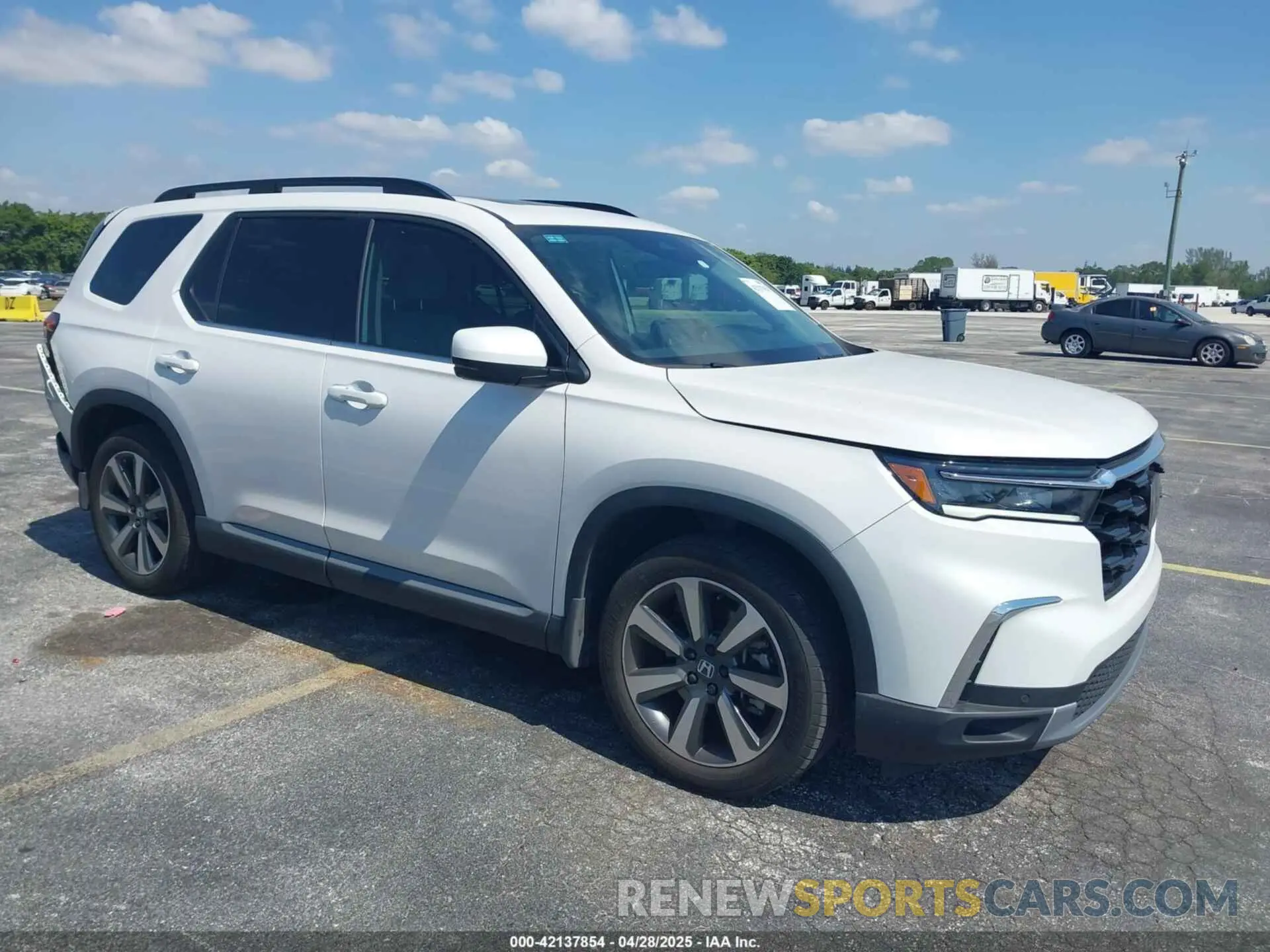 1 Photograph of a damaged car 5FNYG2H72RB016937 HONDA PILOT 2024