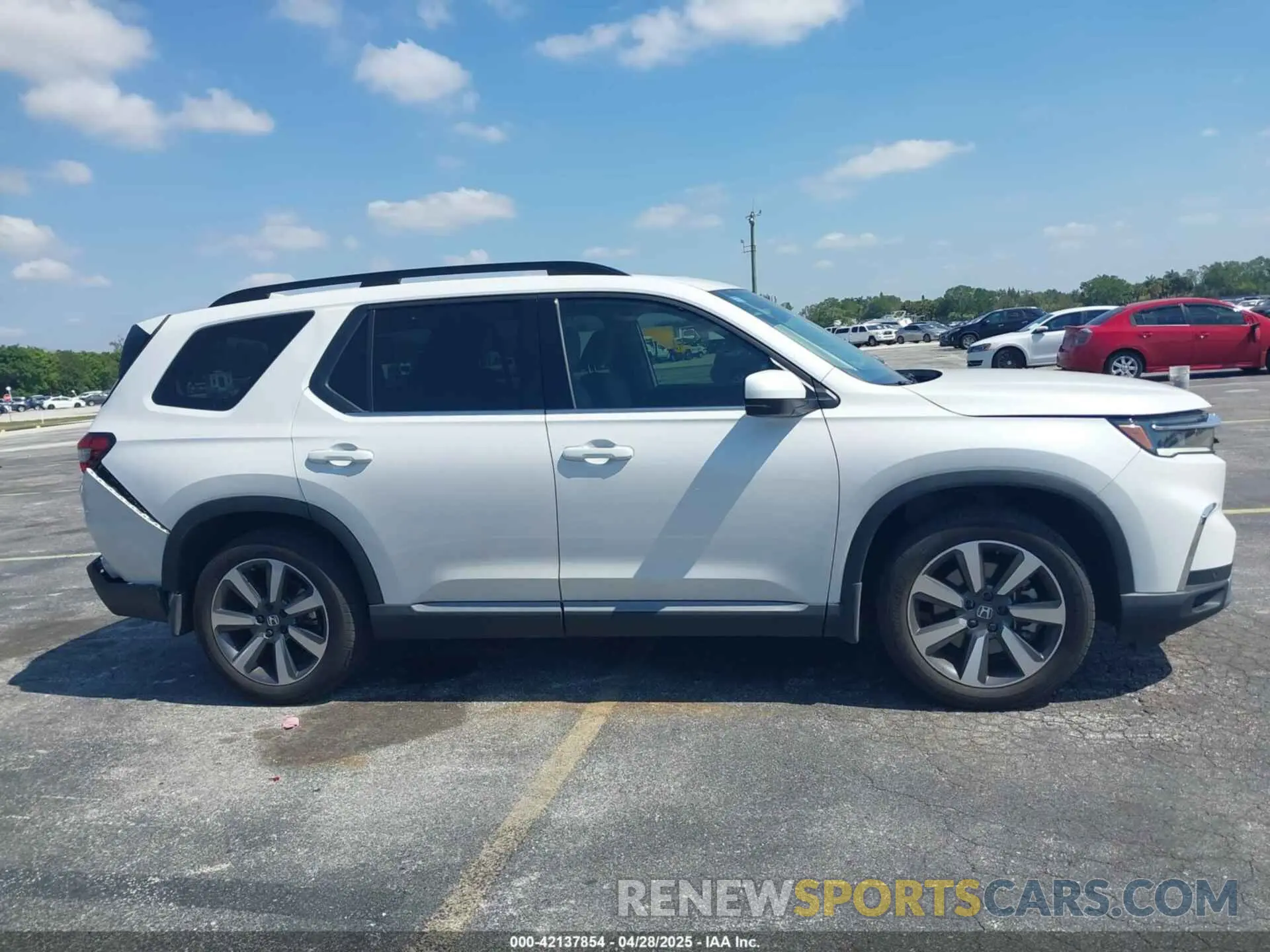 13 Photograph of a damaged car 5FNYG2H72RB016937 HONDA PILOT 2024