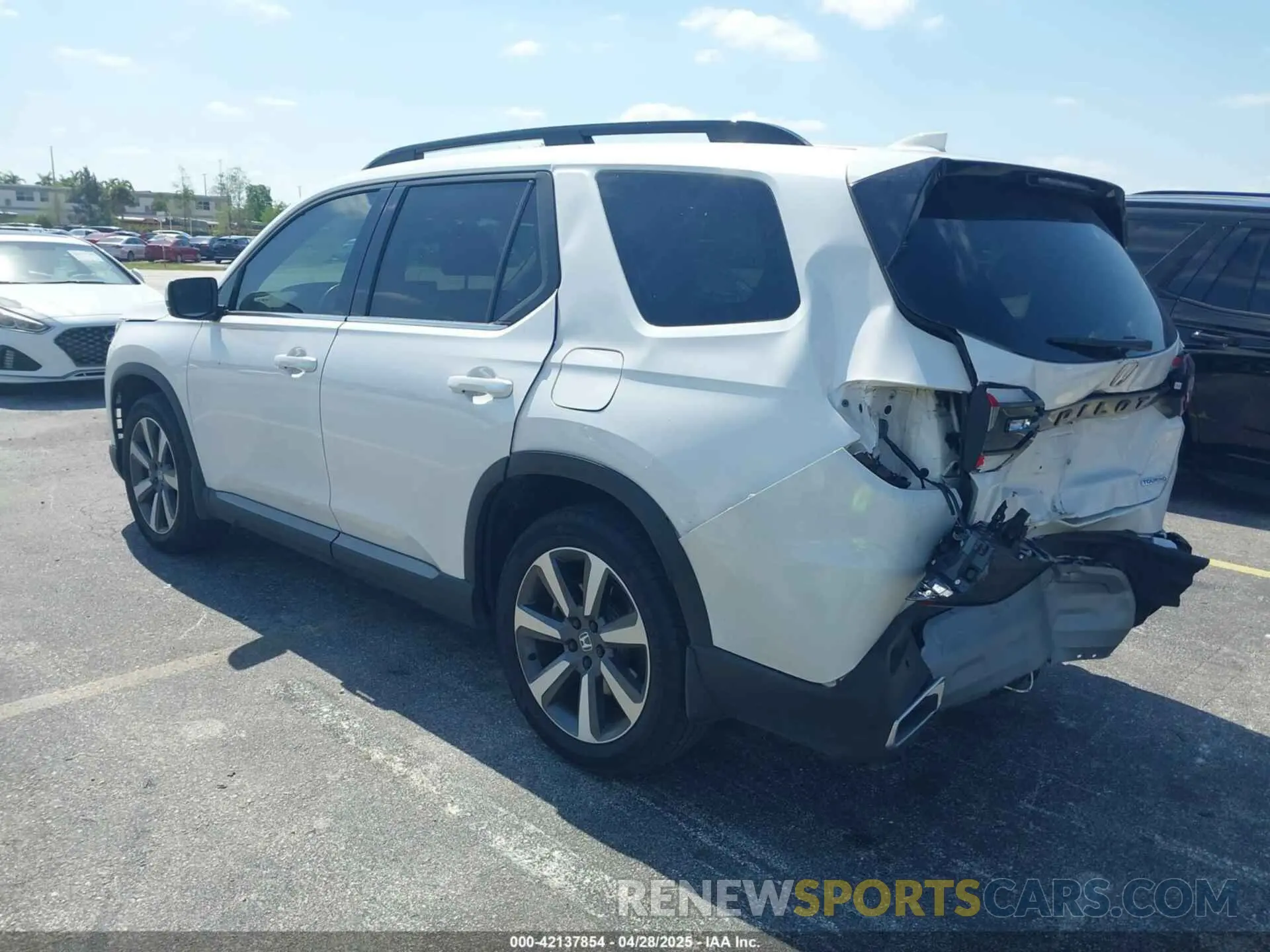 3 Photograph of a damaged car 5FNYG2H72RB016937 HONDA PILOT 2024