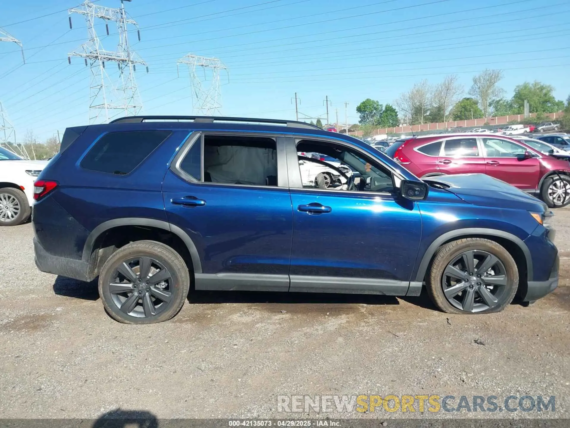 14 Photograph of a damaged car 5FNYG1H30SB100980 HONDA PILOT 2025
