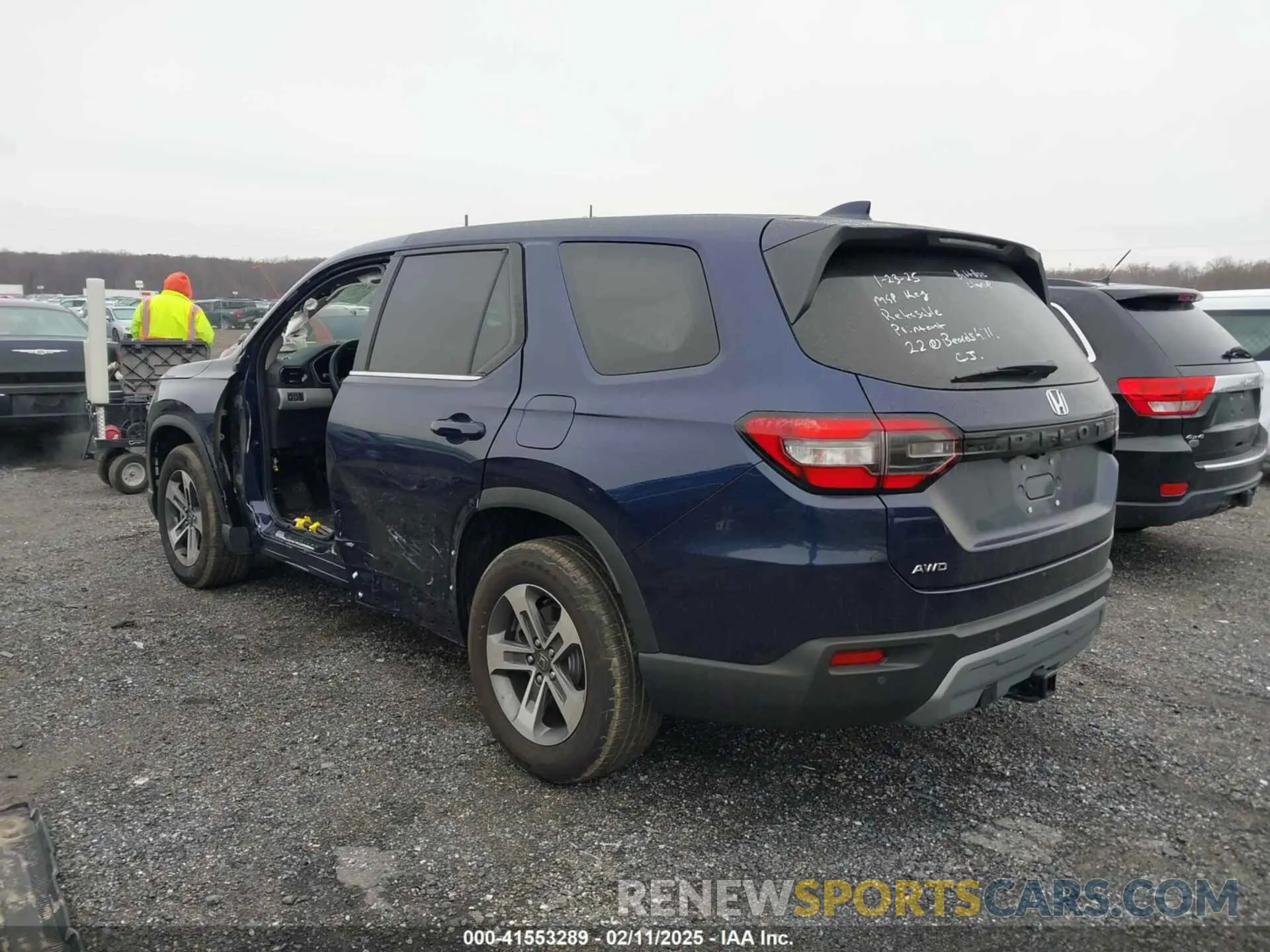 3 Фотография поврежденного автомобиля 5FNYG1H41SB073670 HONDA PILOT 2025