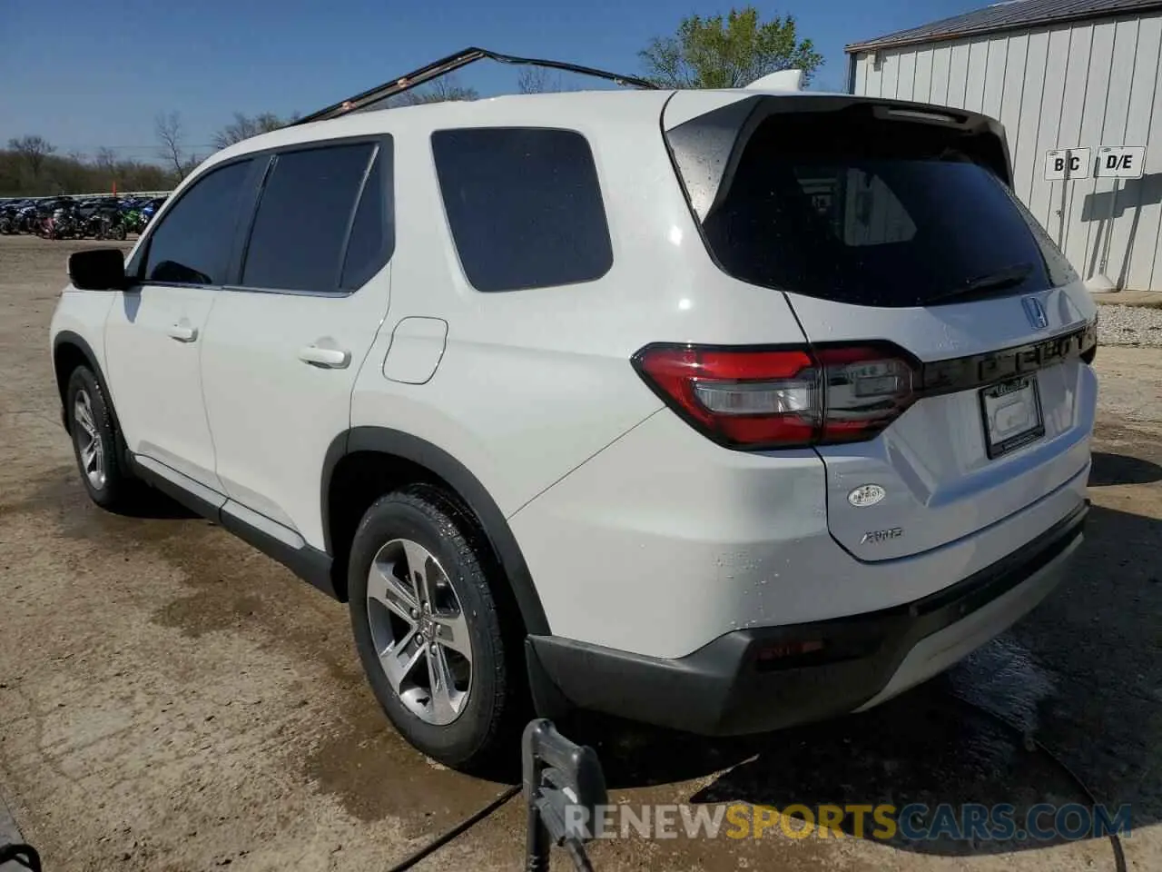 2 Photograph of a damaged car 5FNYG1H44SB045507 HONDA PILOT 2025