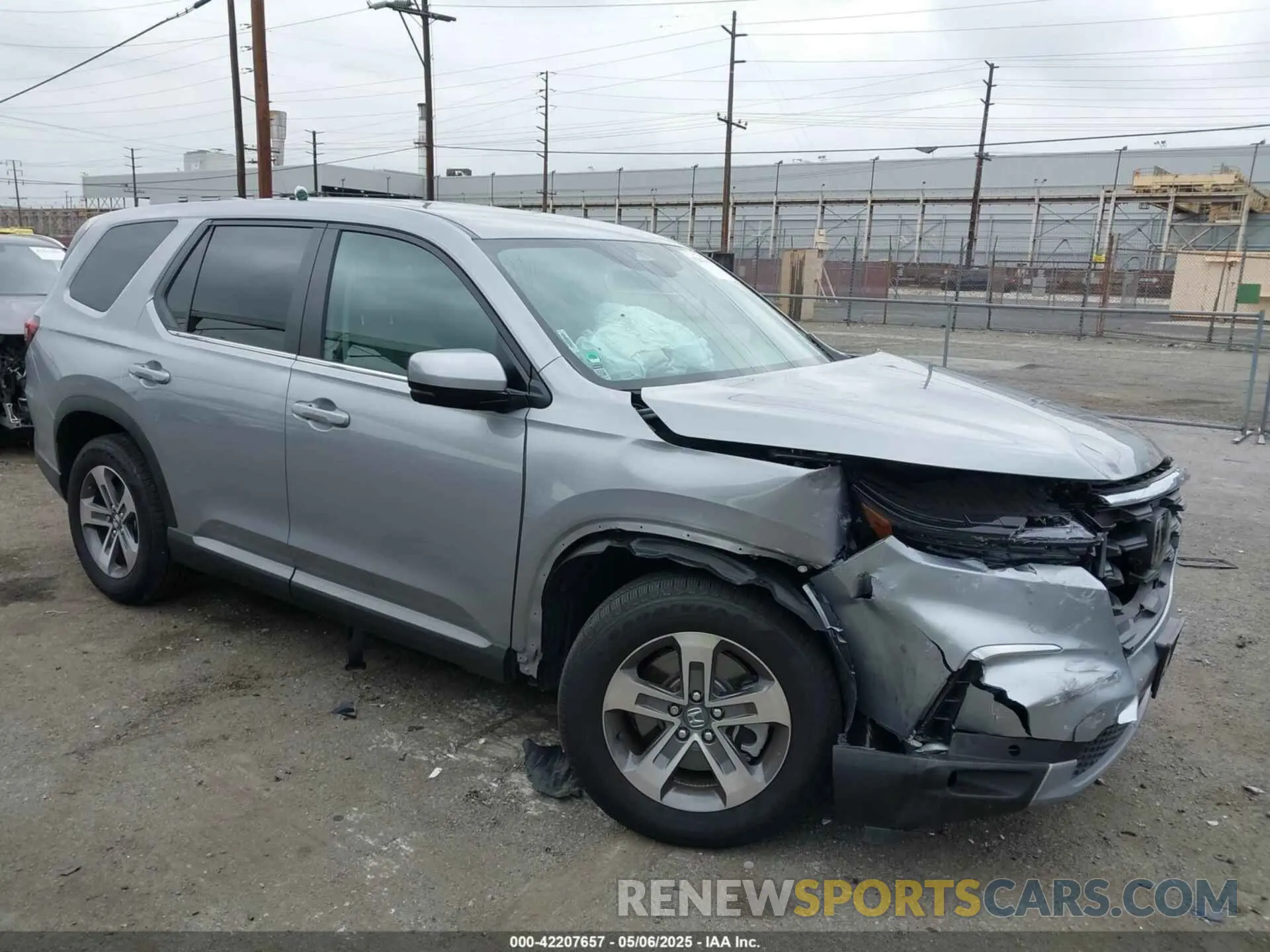 1 Photograph of a damaged car 5FNYG1H45SB028702 HONDA PILOT 2025