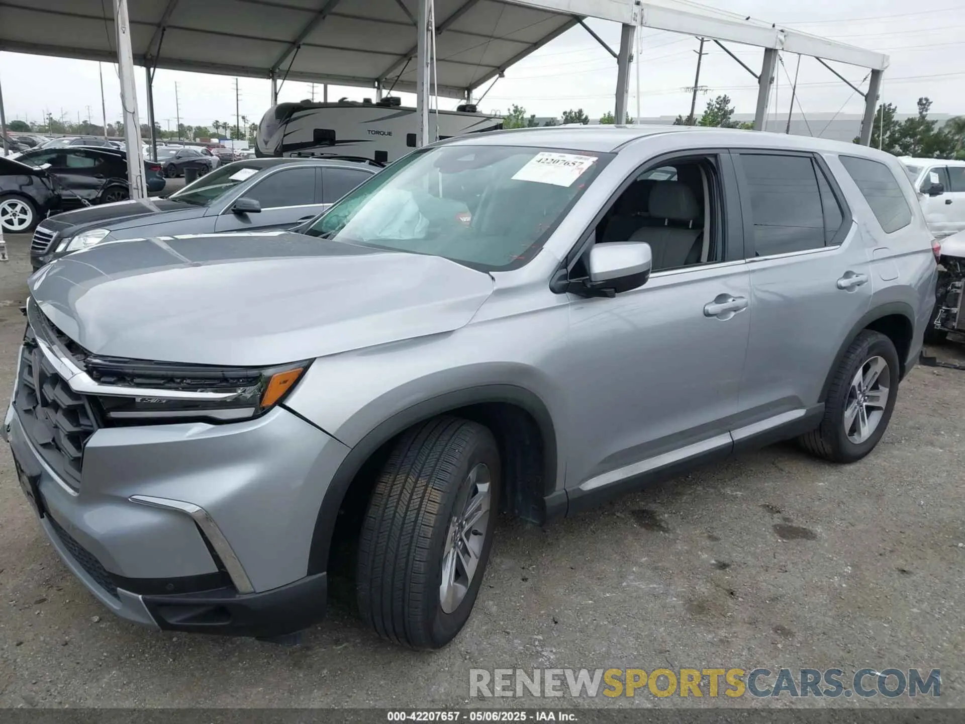 2 Photograph of a damaged car 5FNYG1H45SB028702 HONDA PILOT 2025