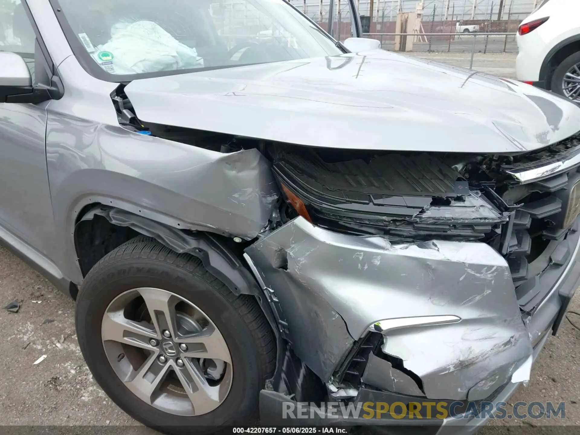 6 Photograph of a damaged car 5FNYG1H45SB028702 HONDA PILOT 2025
