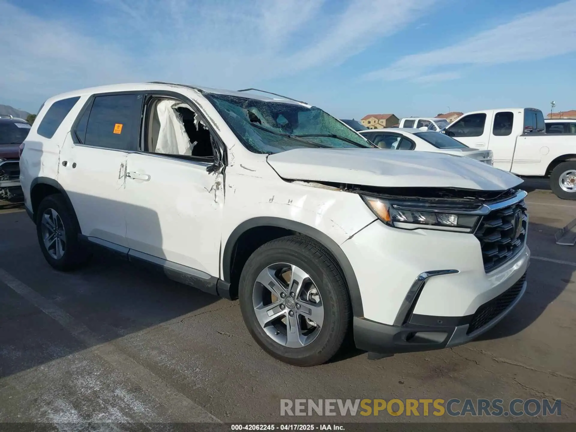 1 Photograph of a damaged car 5FNYG1H47SB022206 HONDA PILOT 2025