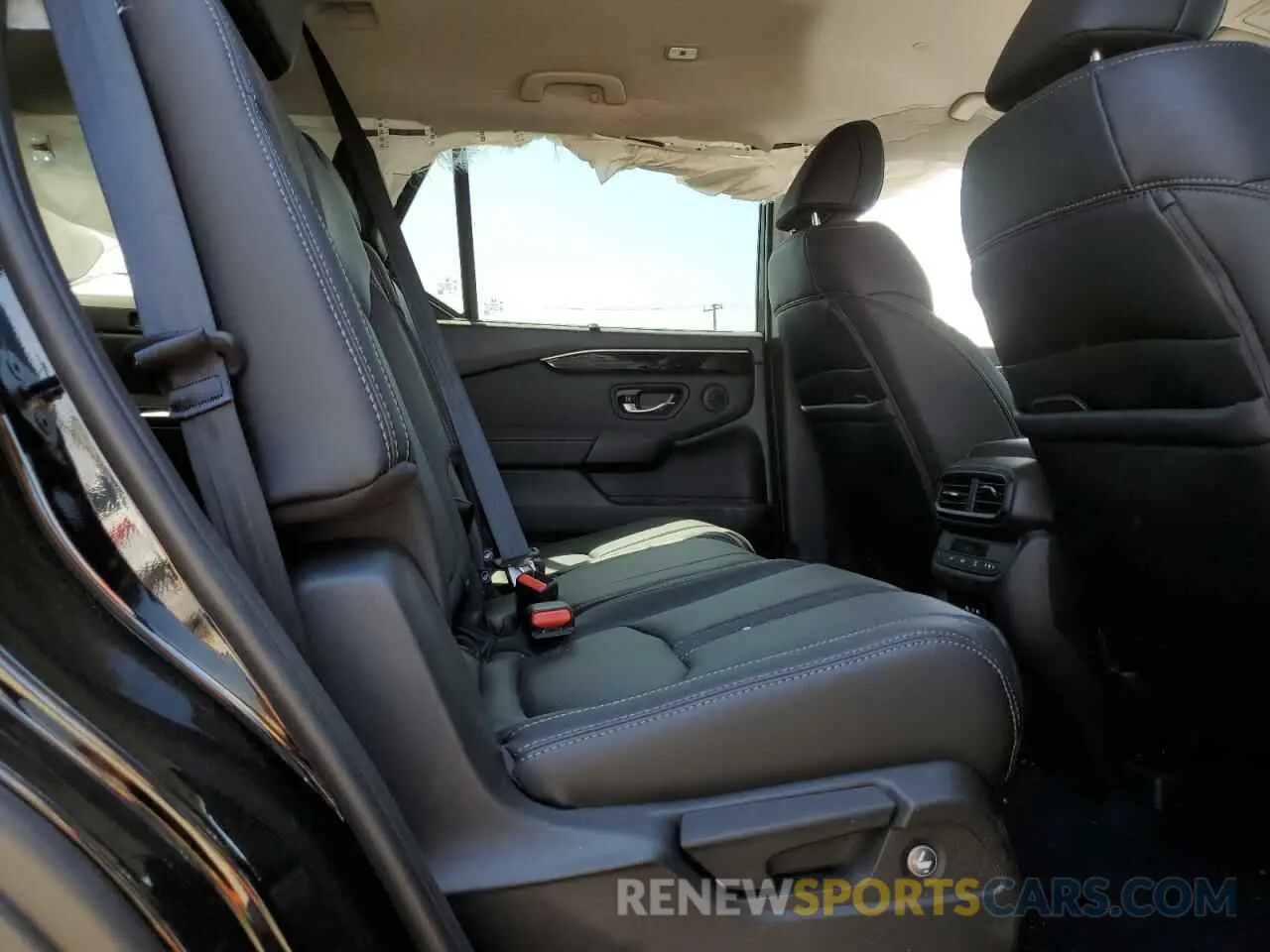 12 Фотография поврежденного автомобиля 5FNYG1H4XSB104401 HONDA PILOT 2025