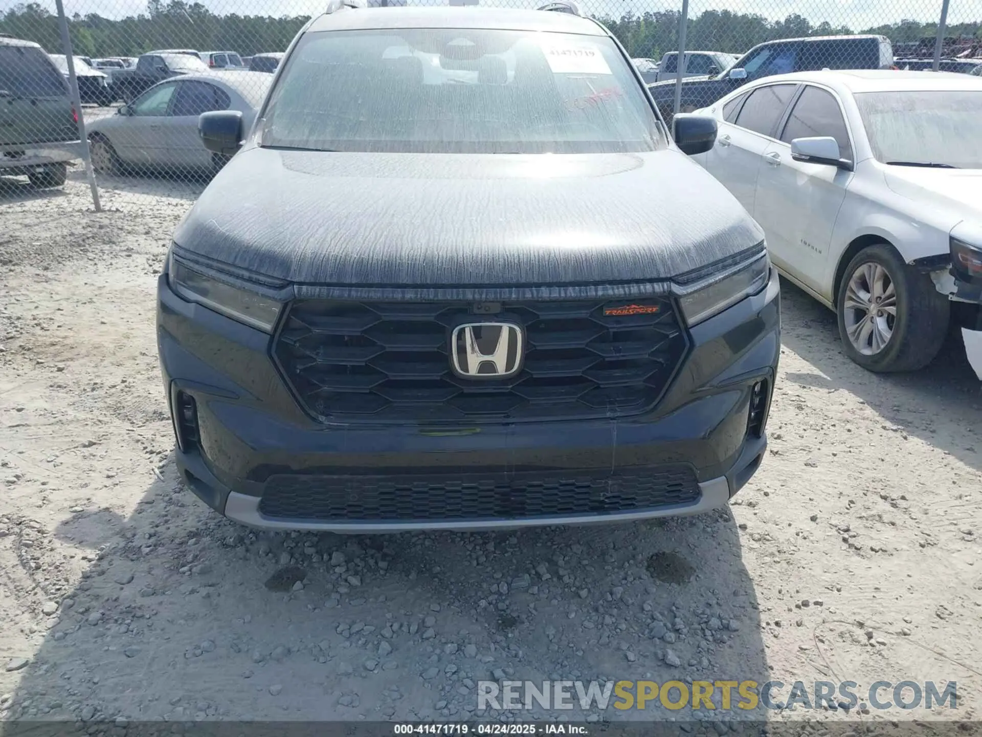12 Photograph of a damaged car 5FNYG1H61SB026477 HONDA PILOT 2025