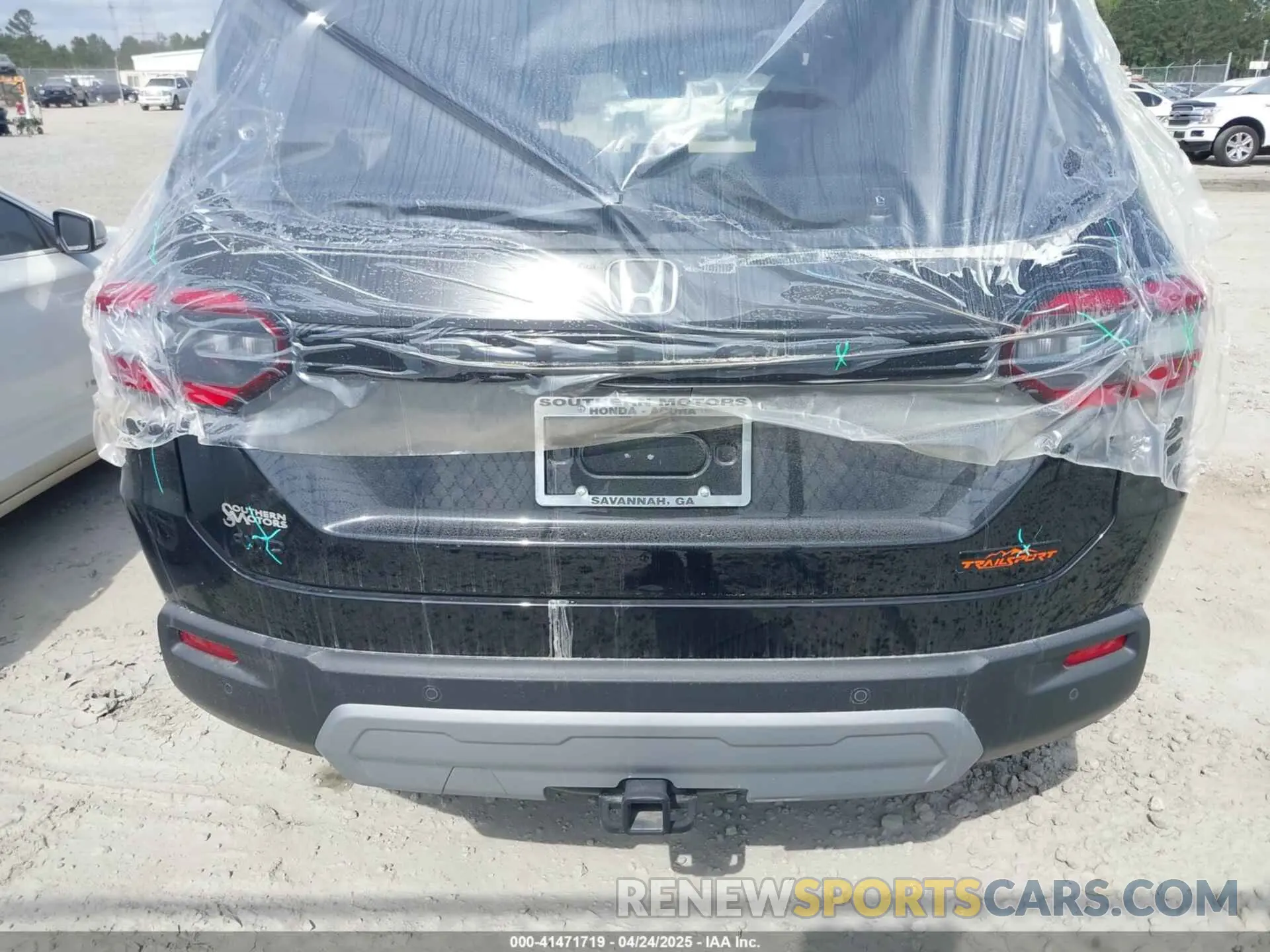16 Photograph of a damaged car 5FNYG1H61SB026477 HONDA PILOT 2025