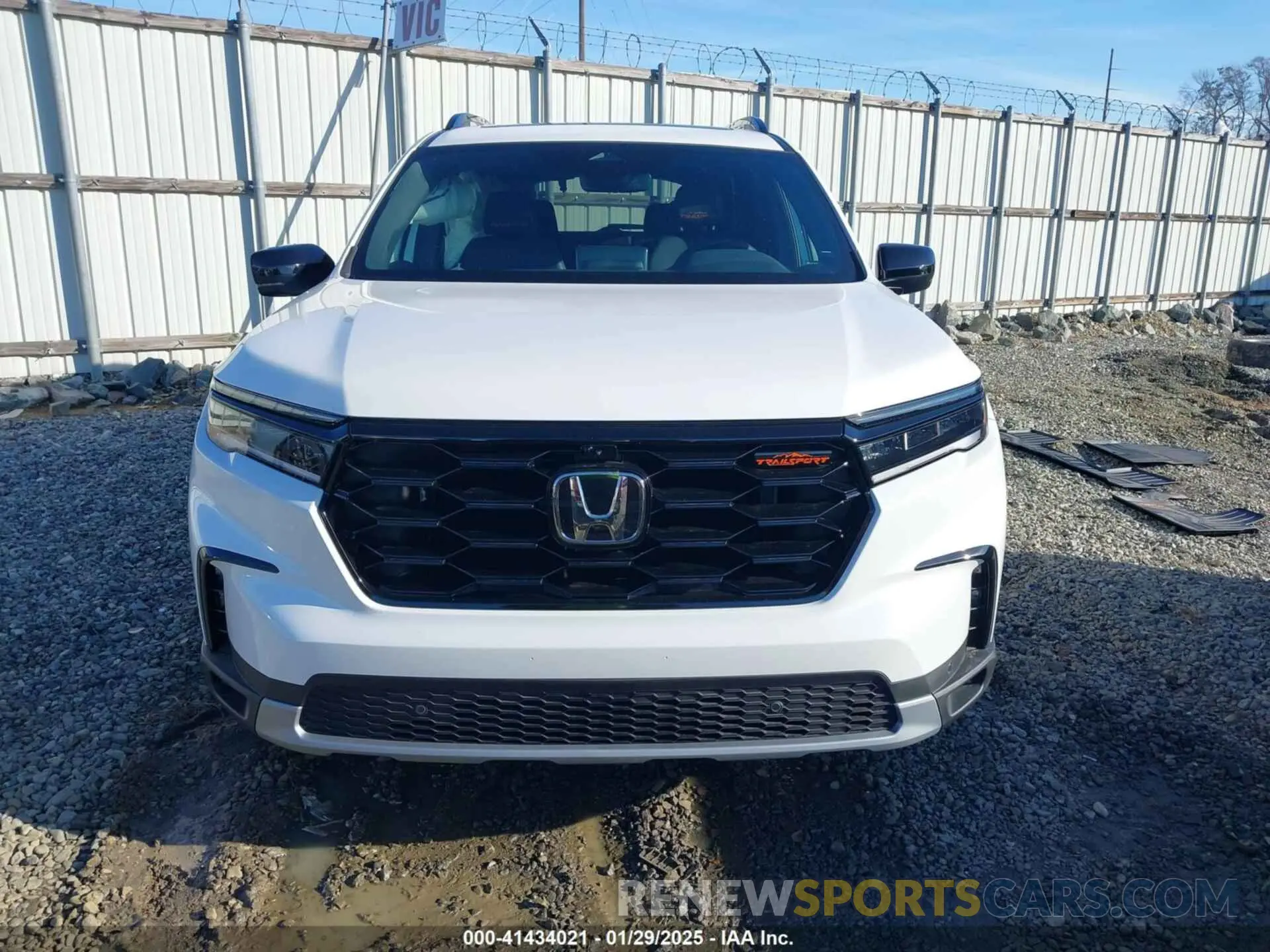 12 Фотография поврежденного автомобиля 5FNYG1H63SB051817 HONDA PILOT 2025