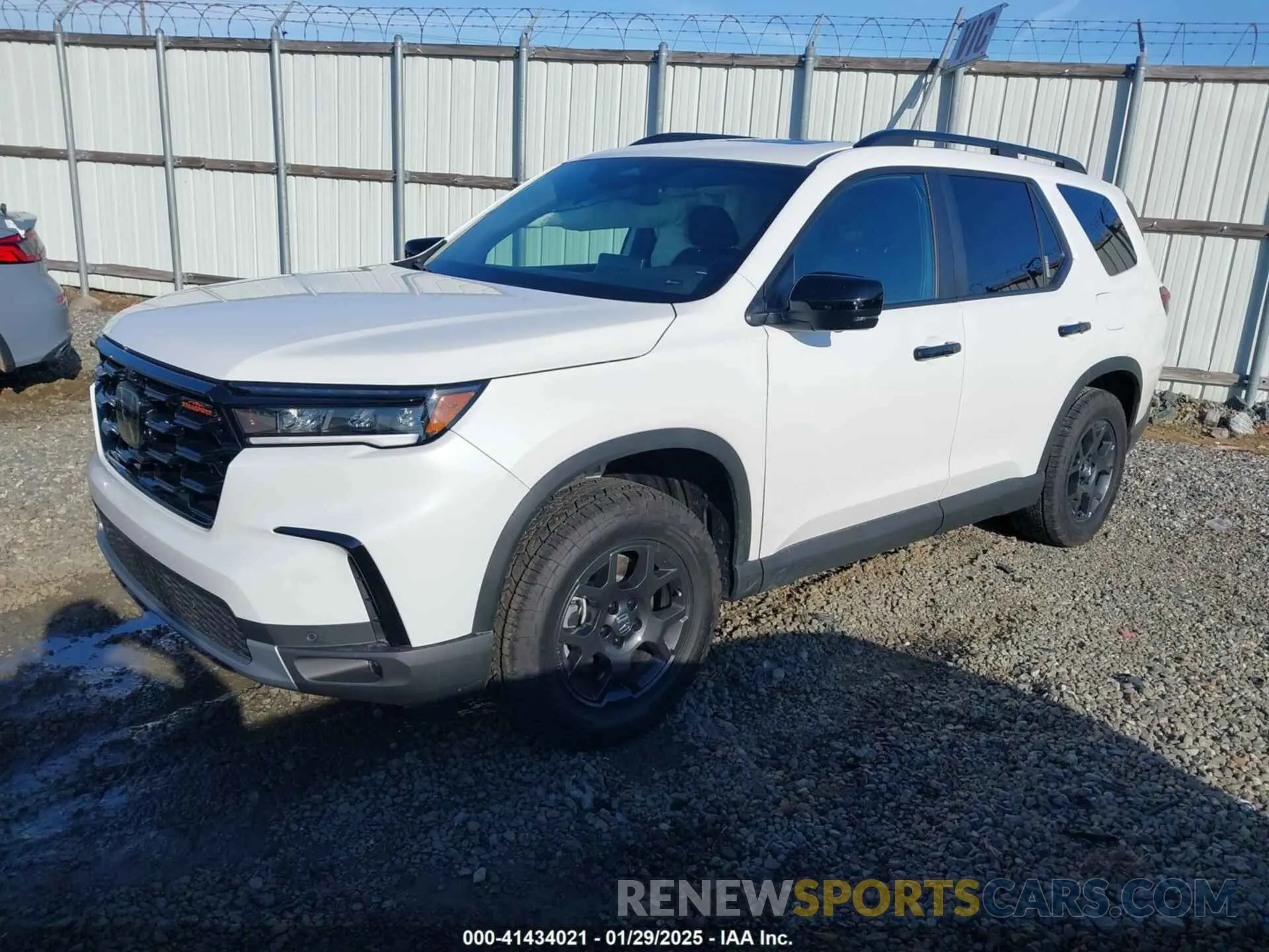 2 Фотография поврежденного автомобиля 5FNYG1H63SB051817 HONDA PILOT 2025