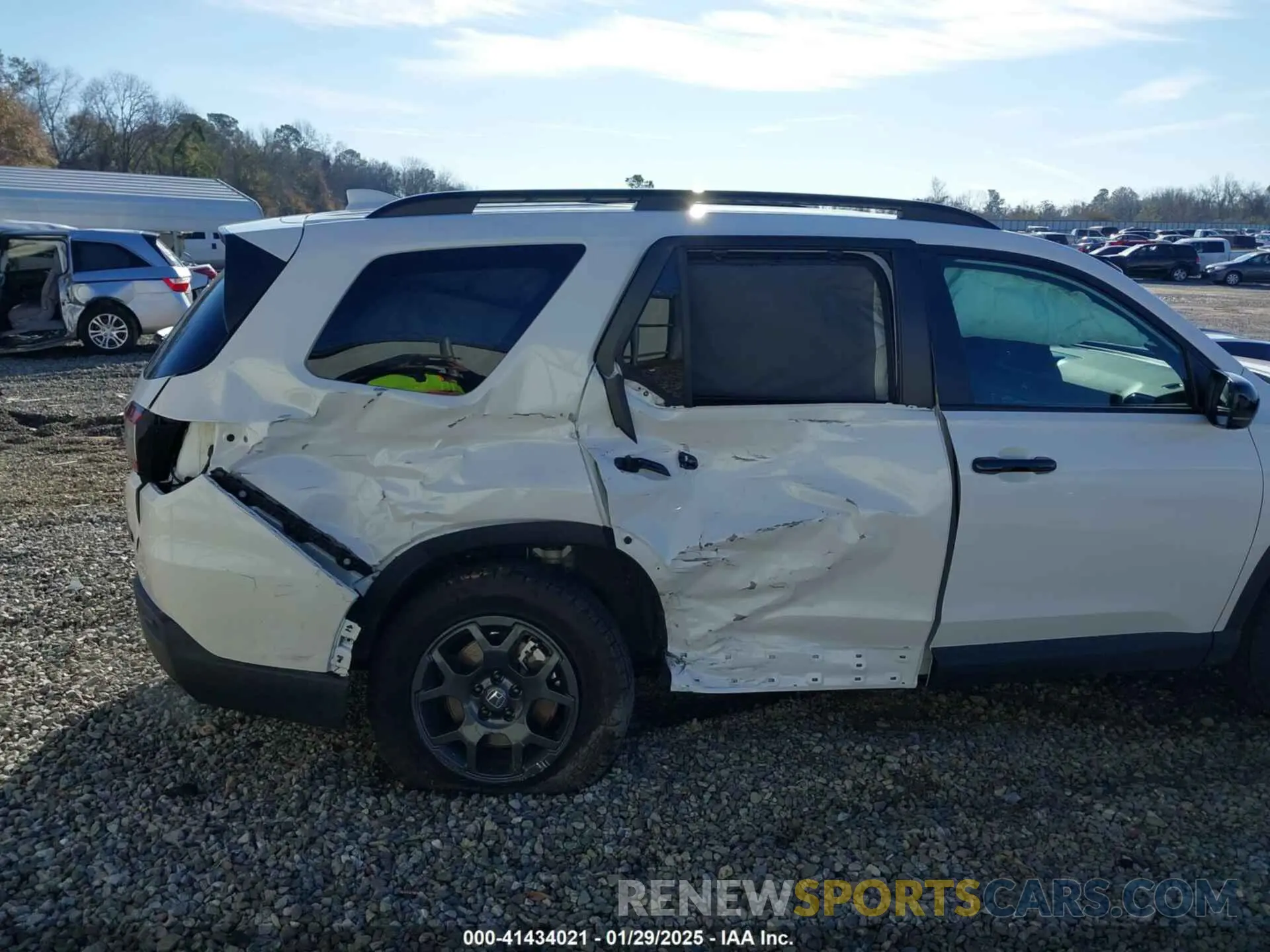 6 Фотография поврежденного автомобиля 5FNYG1H63SB051817 HONDA PILOT 2025