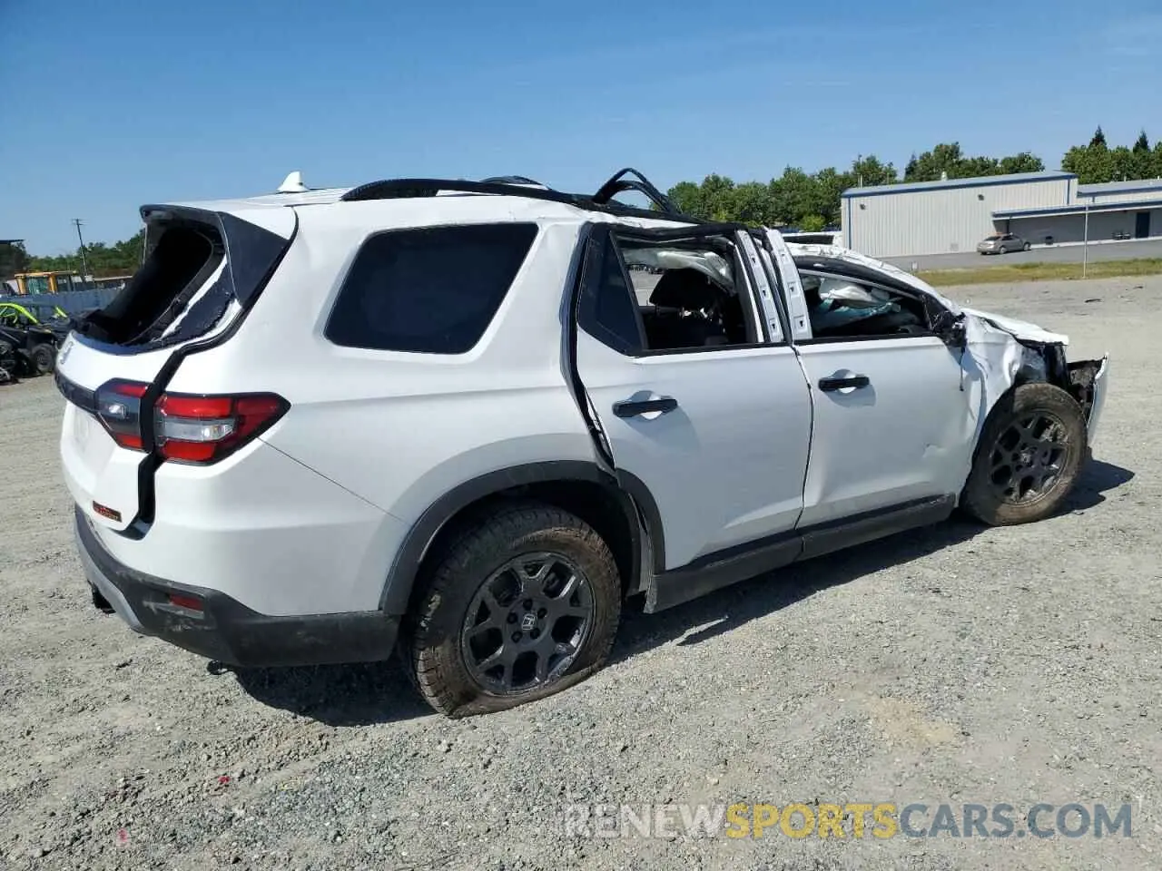 3 Фотография поврежденного автомобиля 5FNYG1H66SB086223 HONDA PILOT 2025
